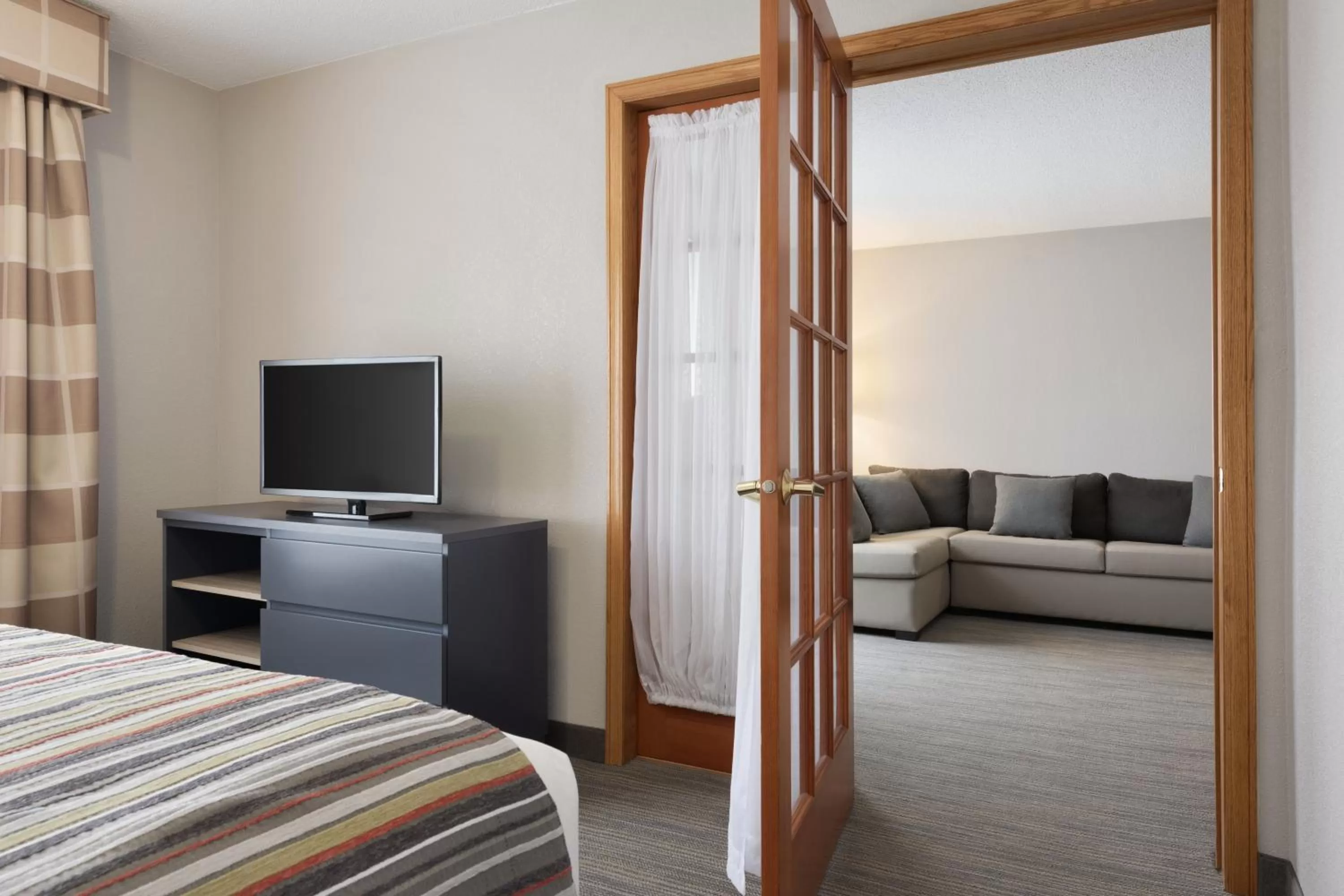 Other, Bed in Country Inn & Suites by Radisson, Minneapolis-Shakopee