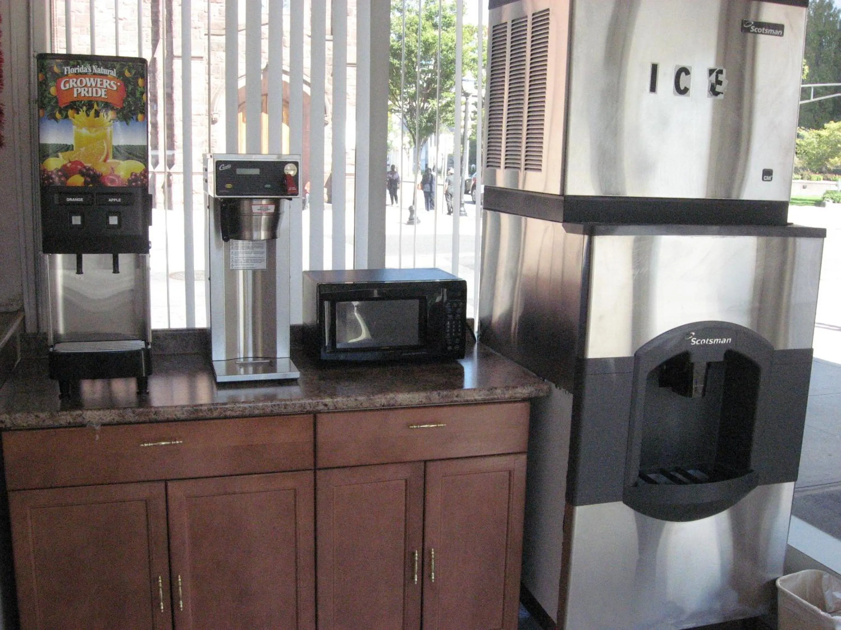 Restaurant/places to eat in Atlantic Motor Inn Near Boardwalk