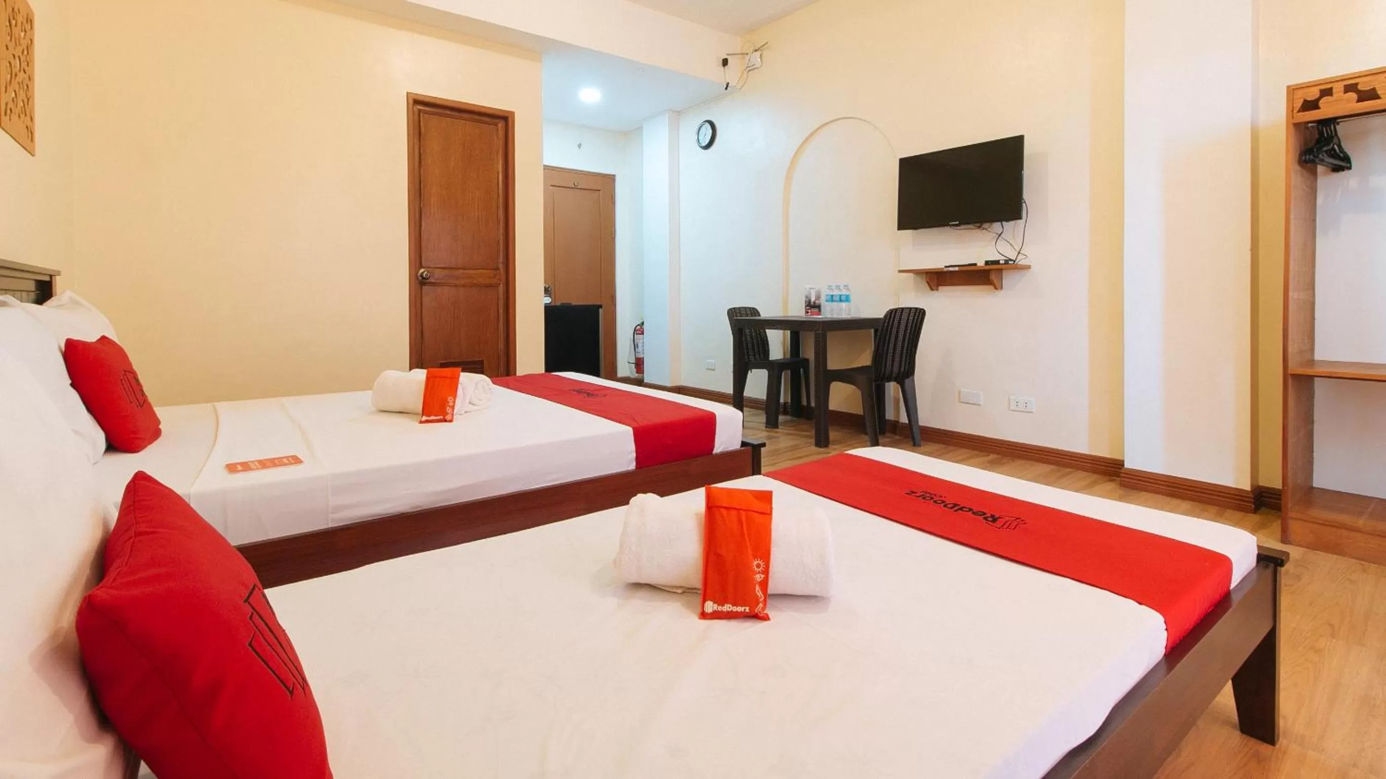 Bed in RedDoorz Plus near Johnson and Johnson Paranaque