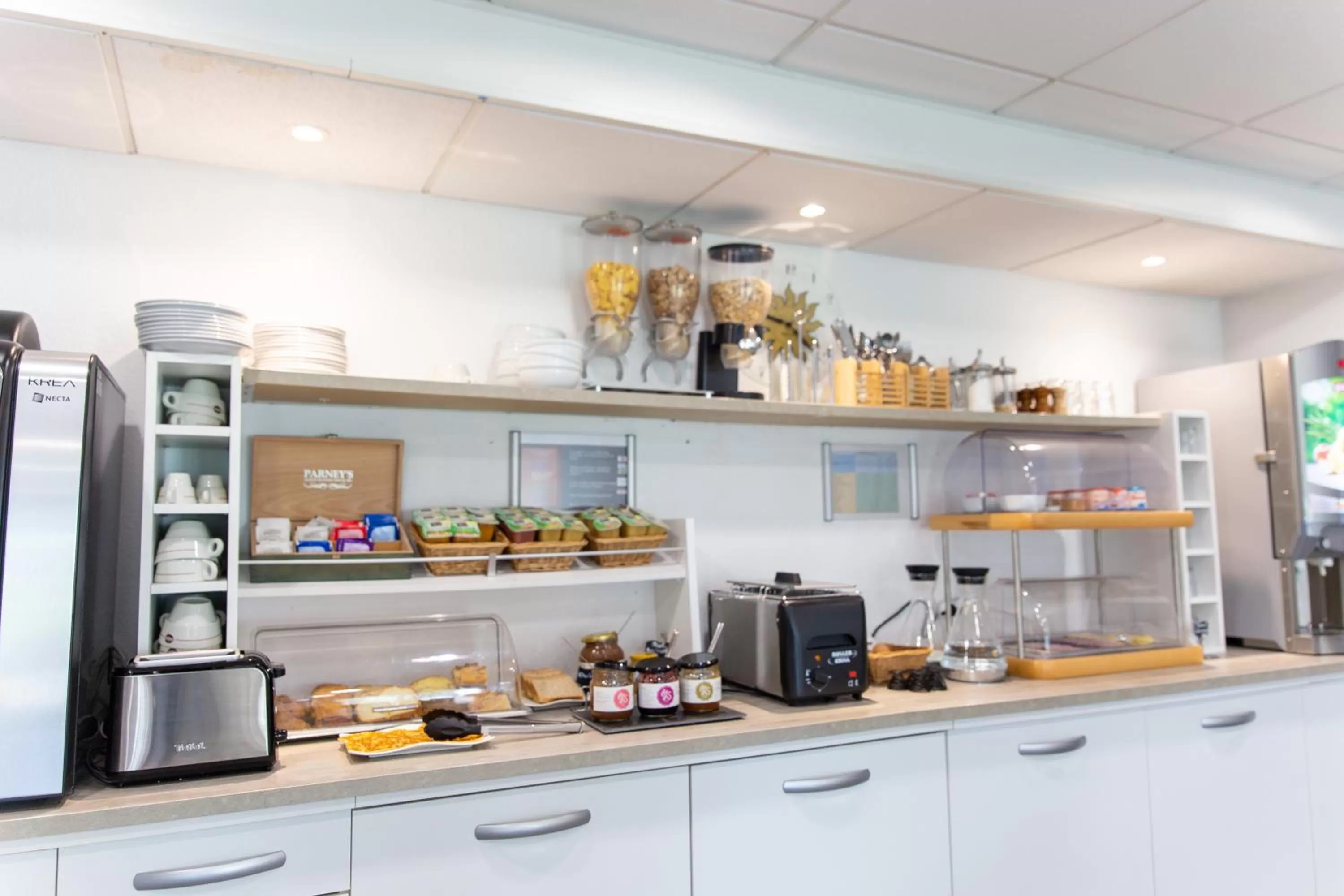 Breakfast in Comfort Aparthotel Besancon La City