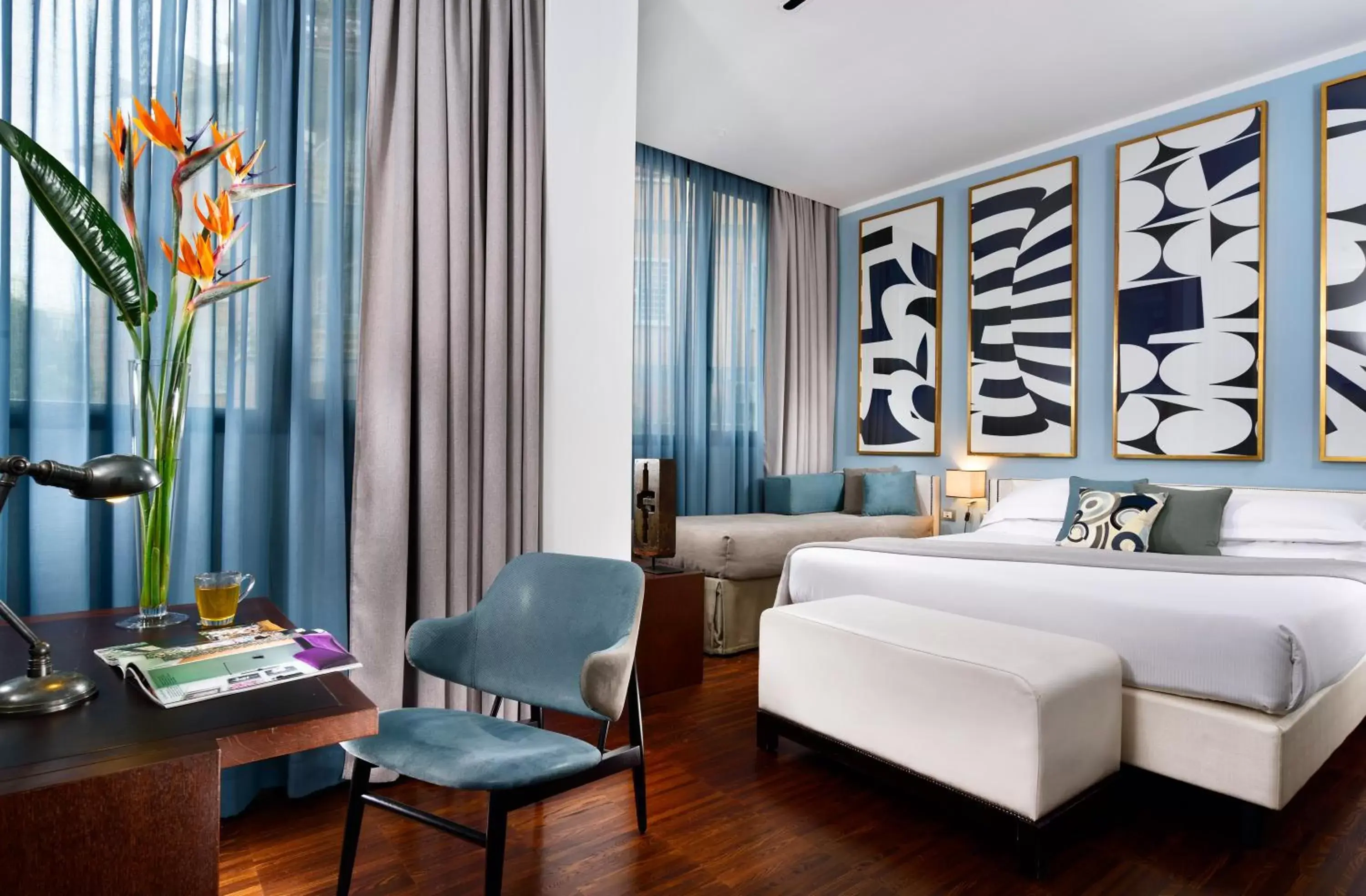 Triple Room in Hotel Pulitzer Triple Room in Hotel Pulitzer