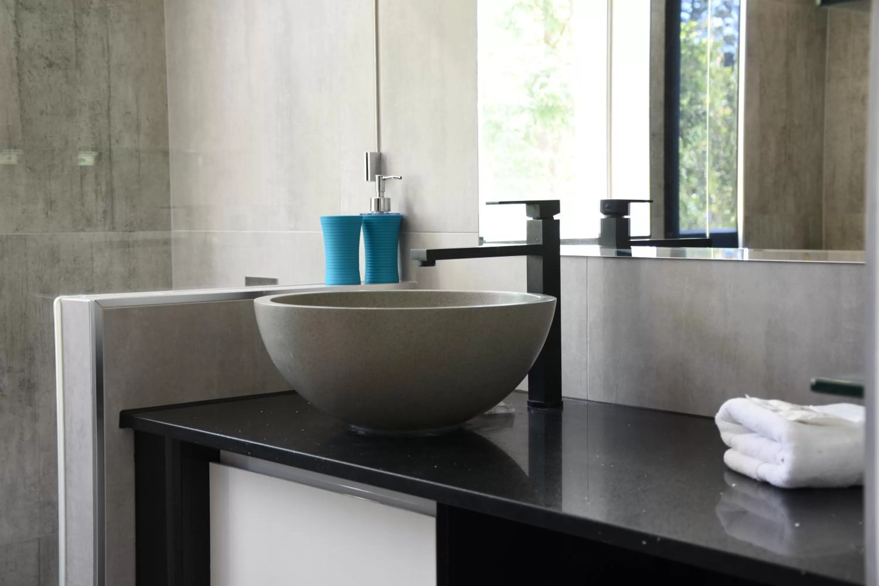 Bathroom in Copacabana Apartments