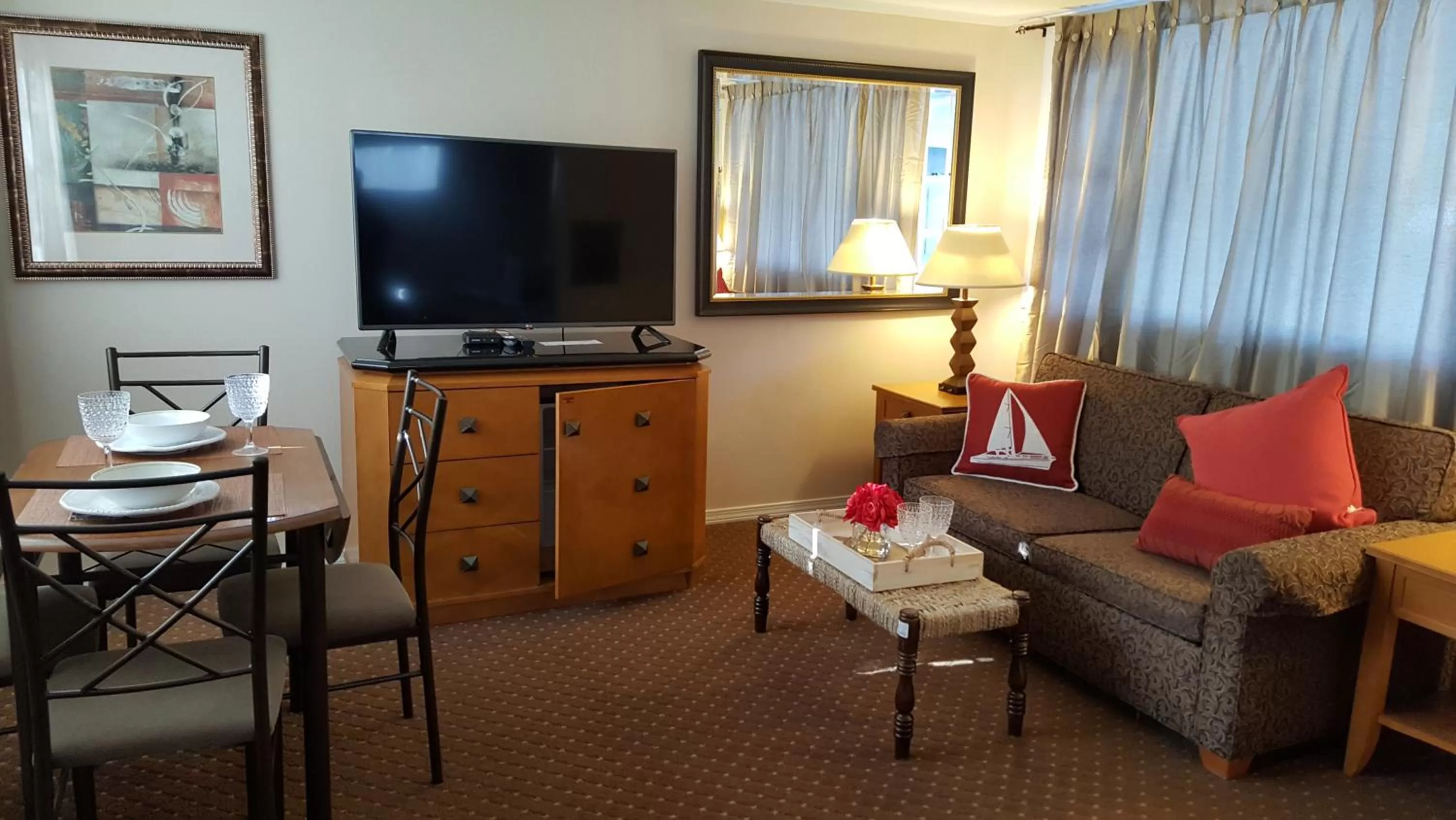 Living room in Starlight Lodge Cape Cod