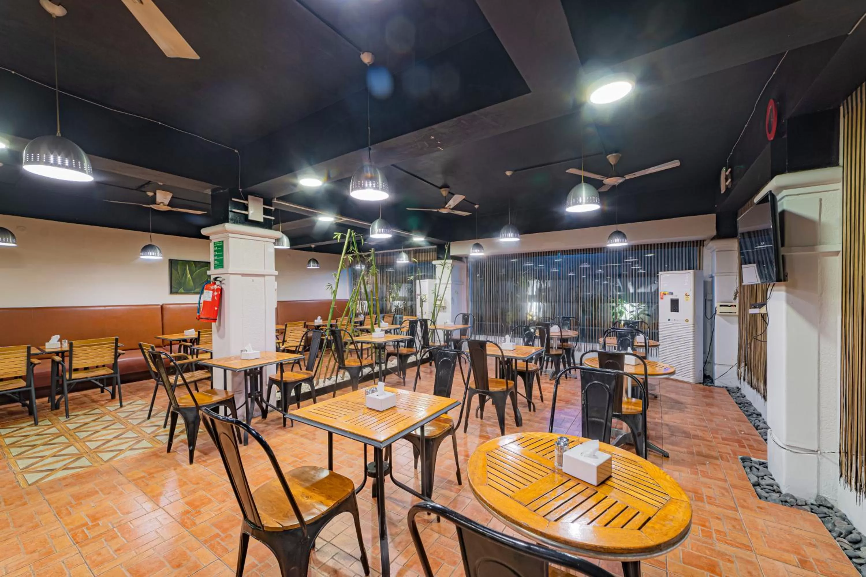 Restaurant/places to eat in Hotel Athome & Serviced Apartments by Deccan Serai Hotels