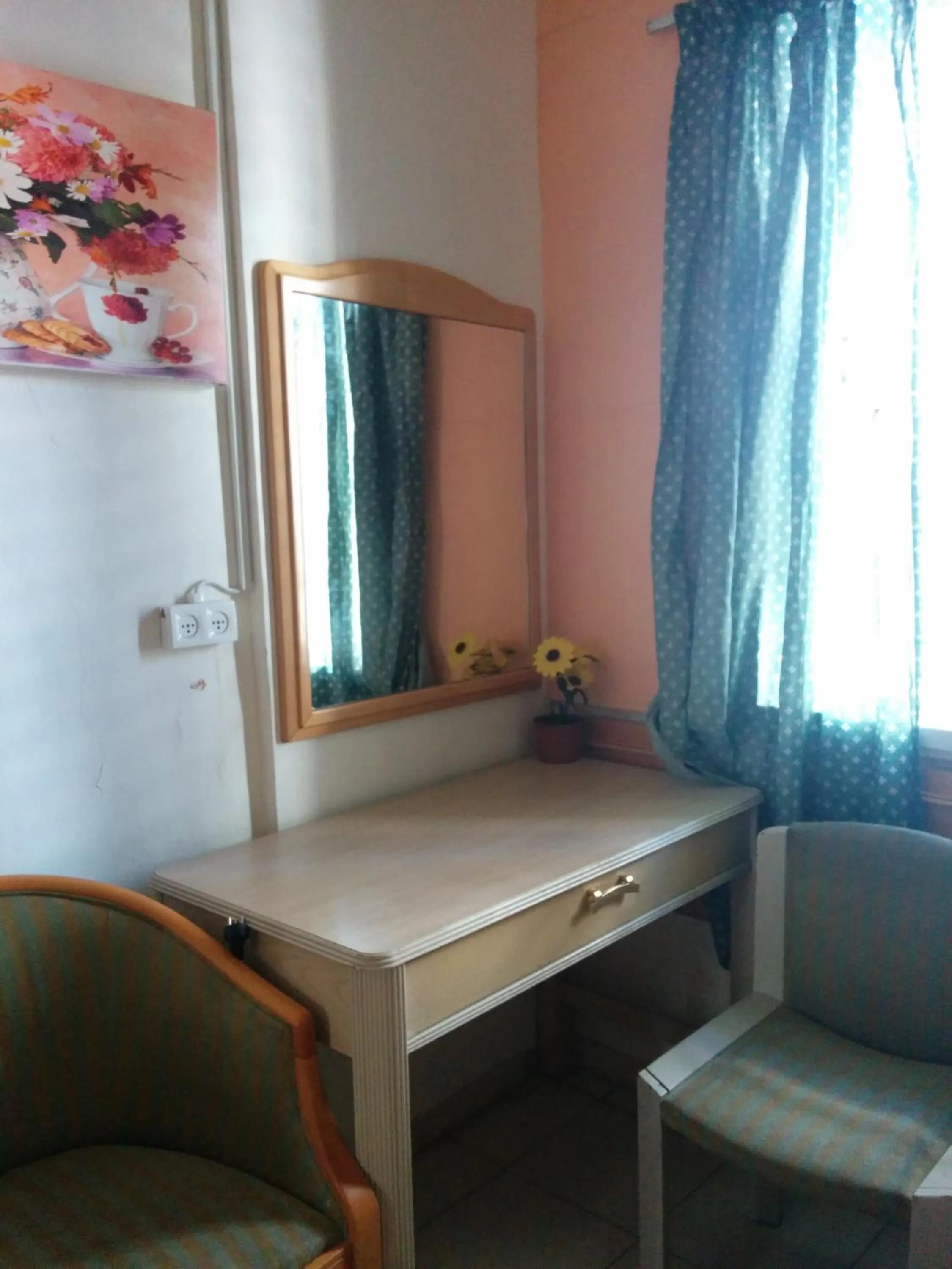 Seating area, Bed in Momo's Hostel