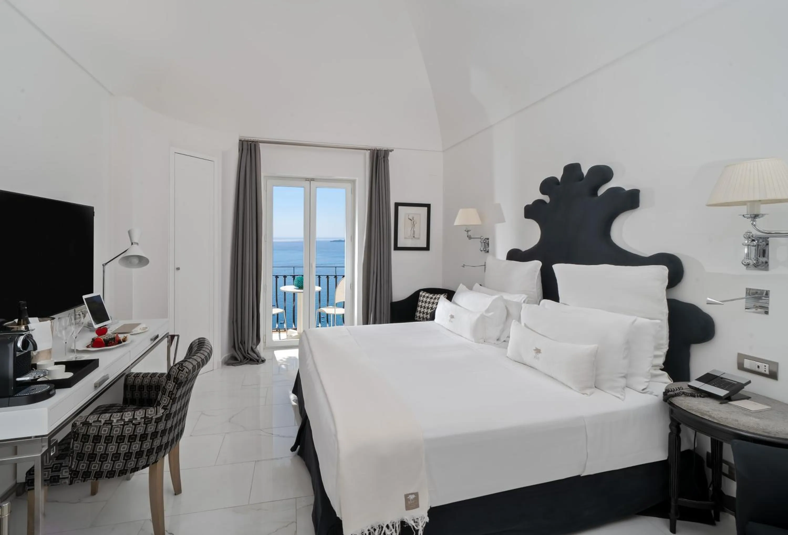 Photo of the whole room, Bed in Hotel Villa Franca