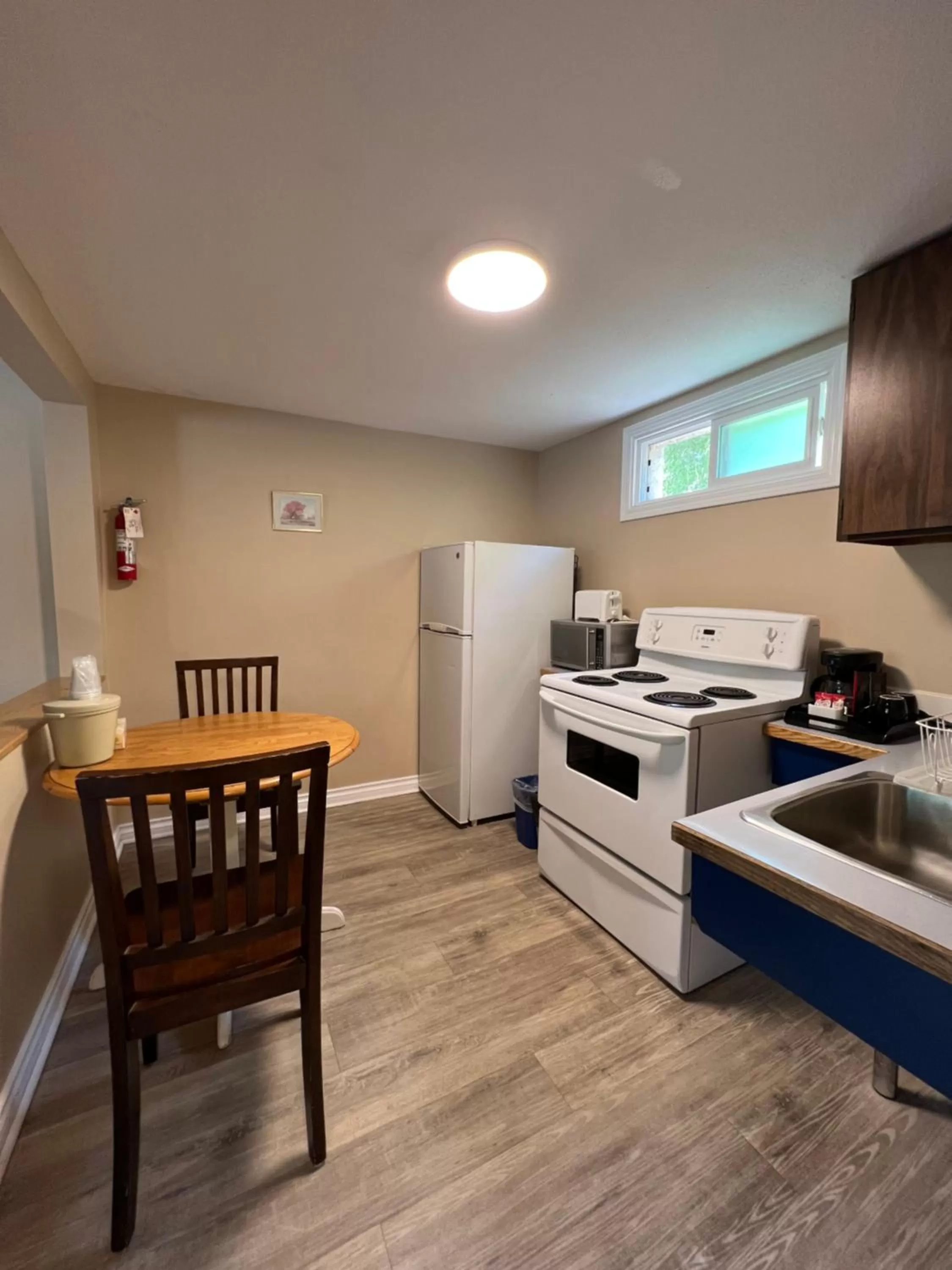 Kitchen or kitchenette in Villa Motel