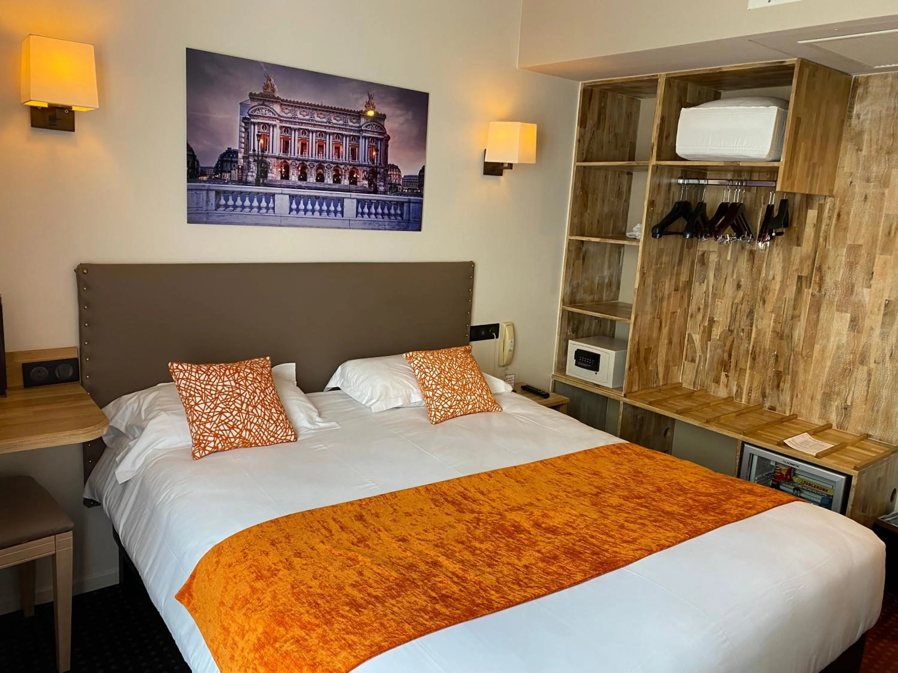 Standard Double Room in Hotel Louvre Sainte Anne