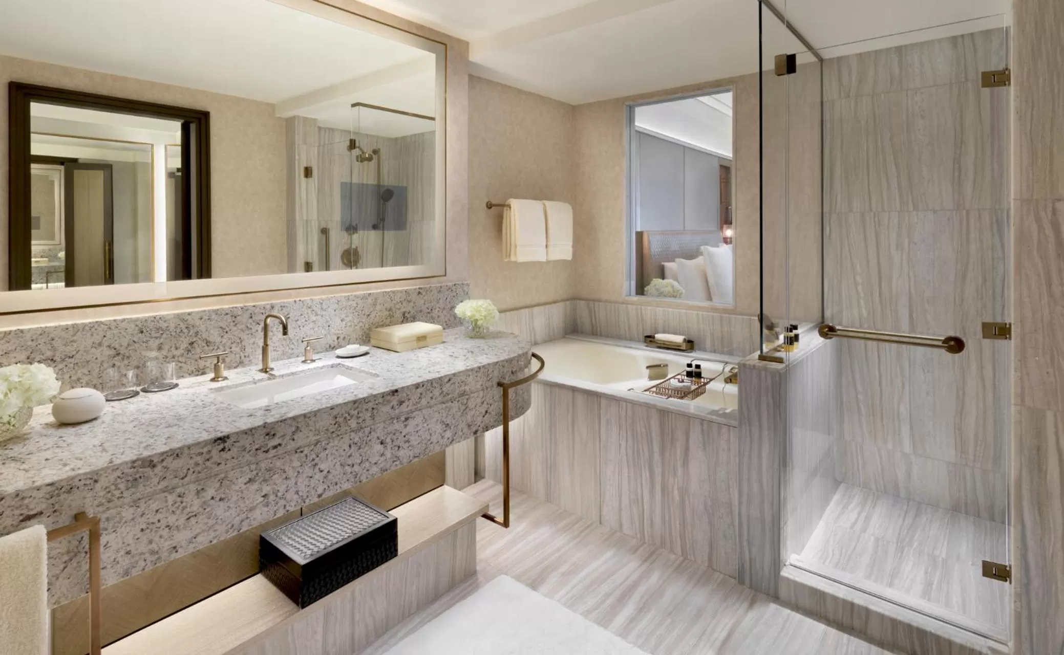 Shower in Four Seasons Hotel Riyadh