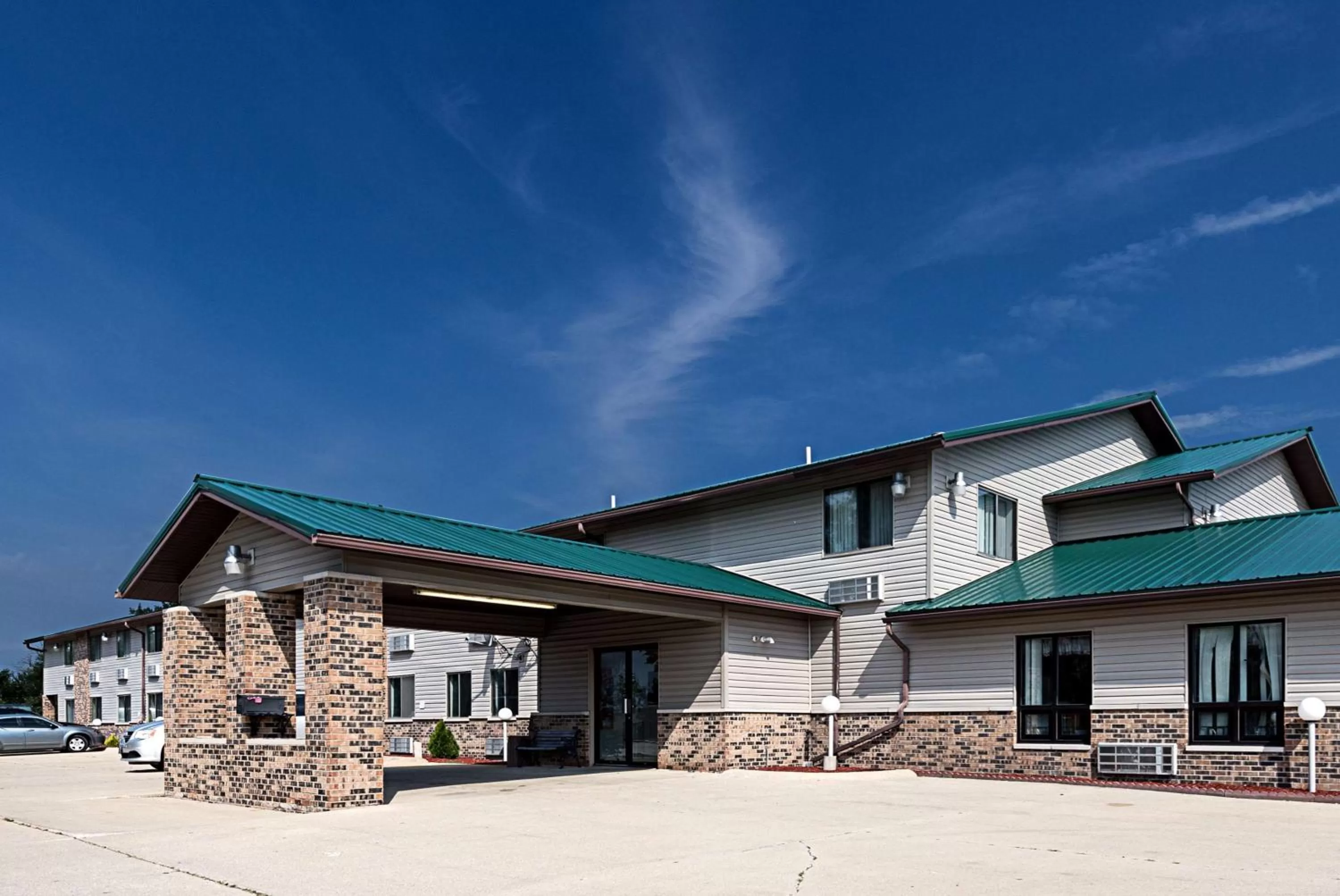 Property building in Motel 6-Kewanee, IL