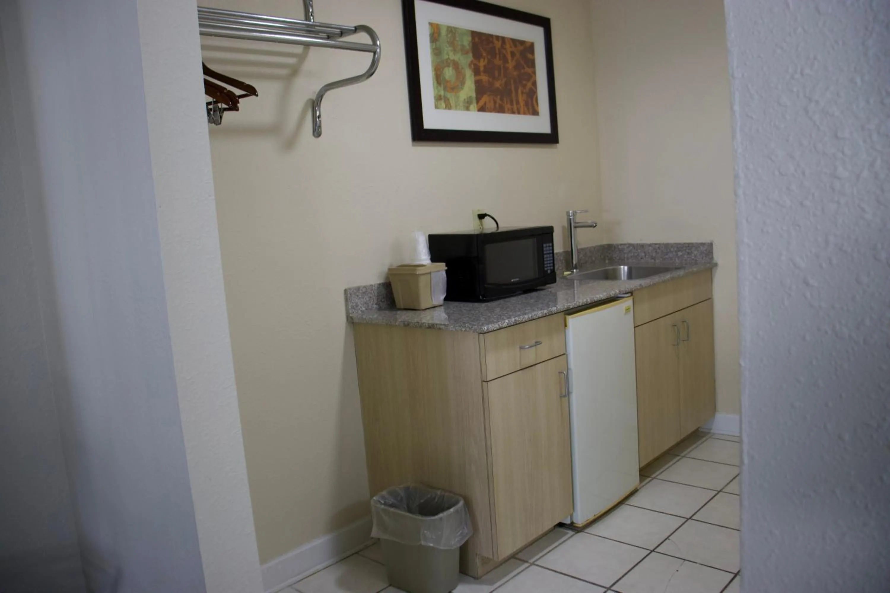 Kitchen/Kitchenette in Key West Inn - Cookeville