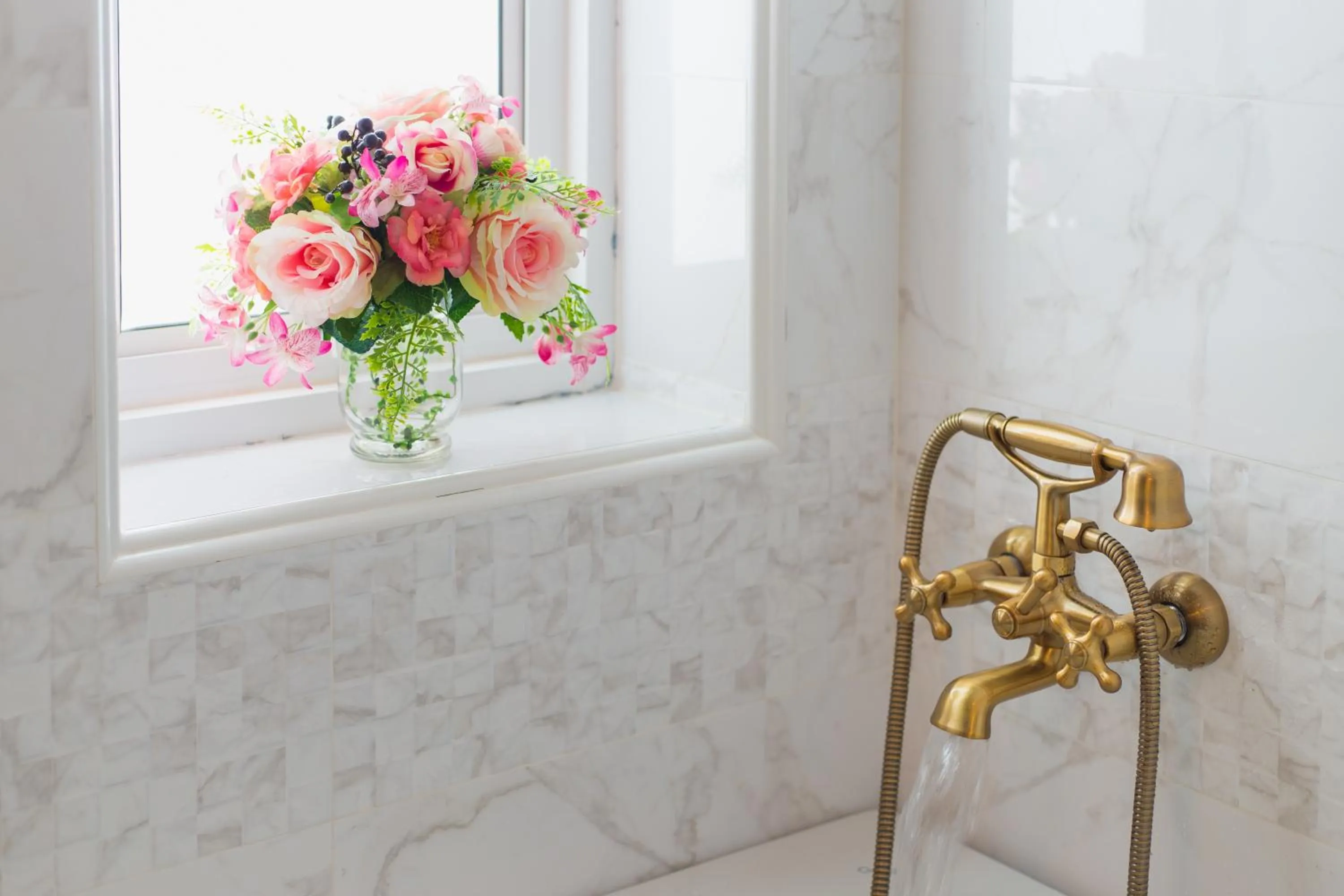 Toilet in The Velvet Orchid