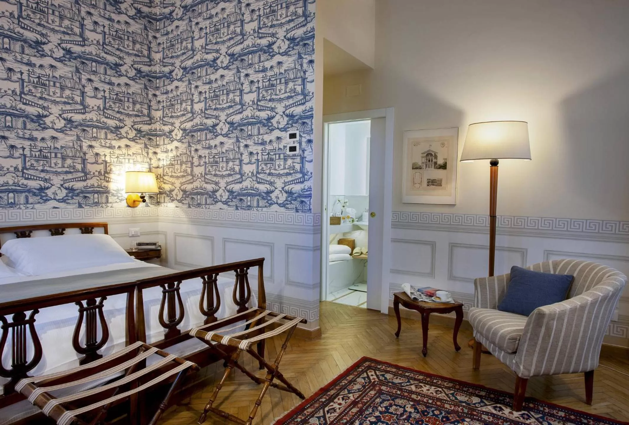 Photo of the whole room, Bed in Palace Hotel