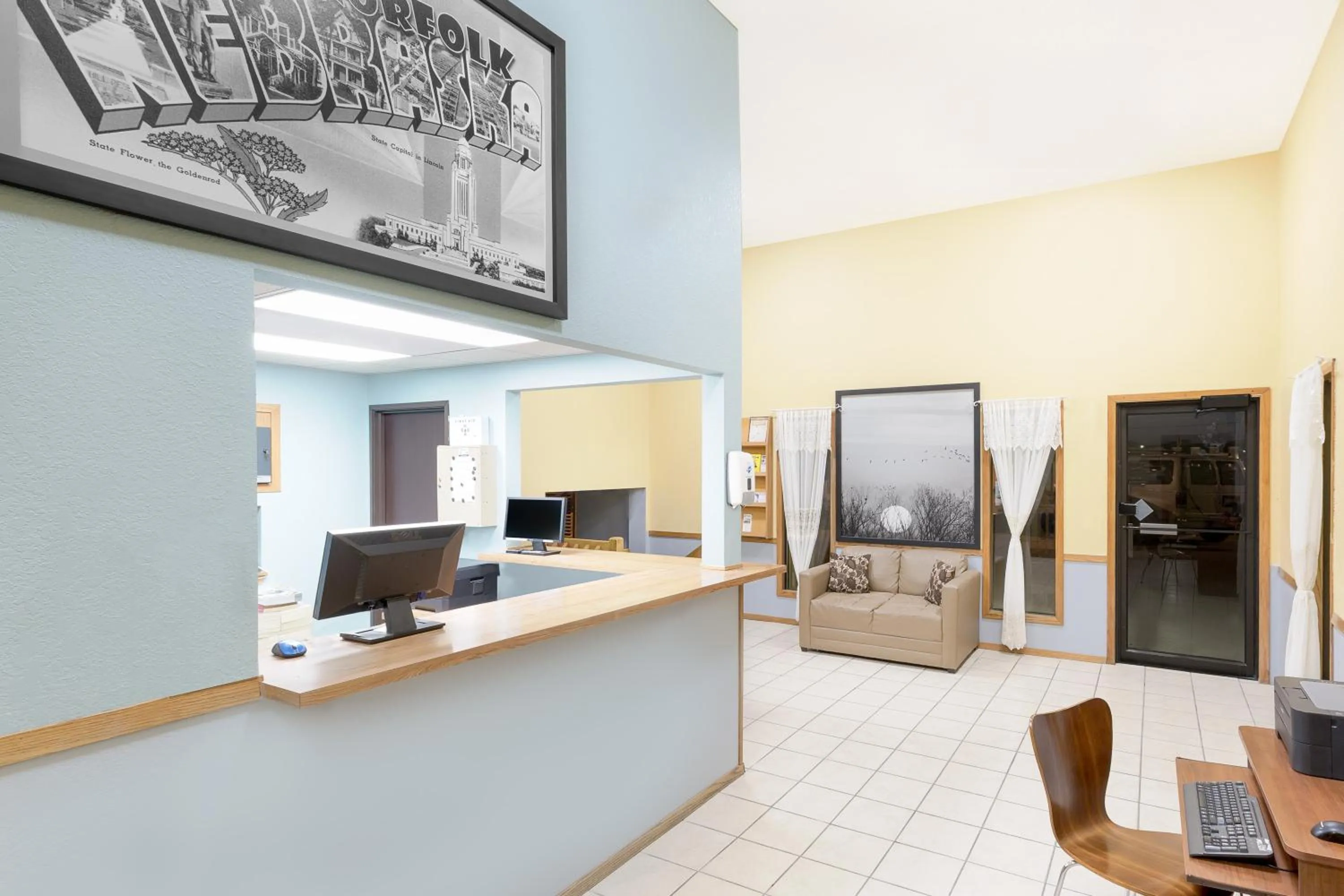 Lobby or reception in Super 8 by Wyndham Norfolk