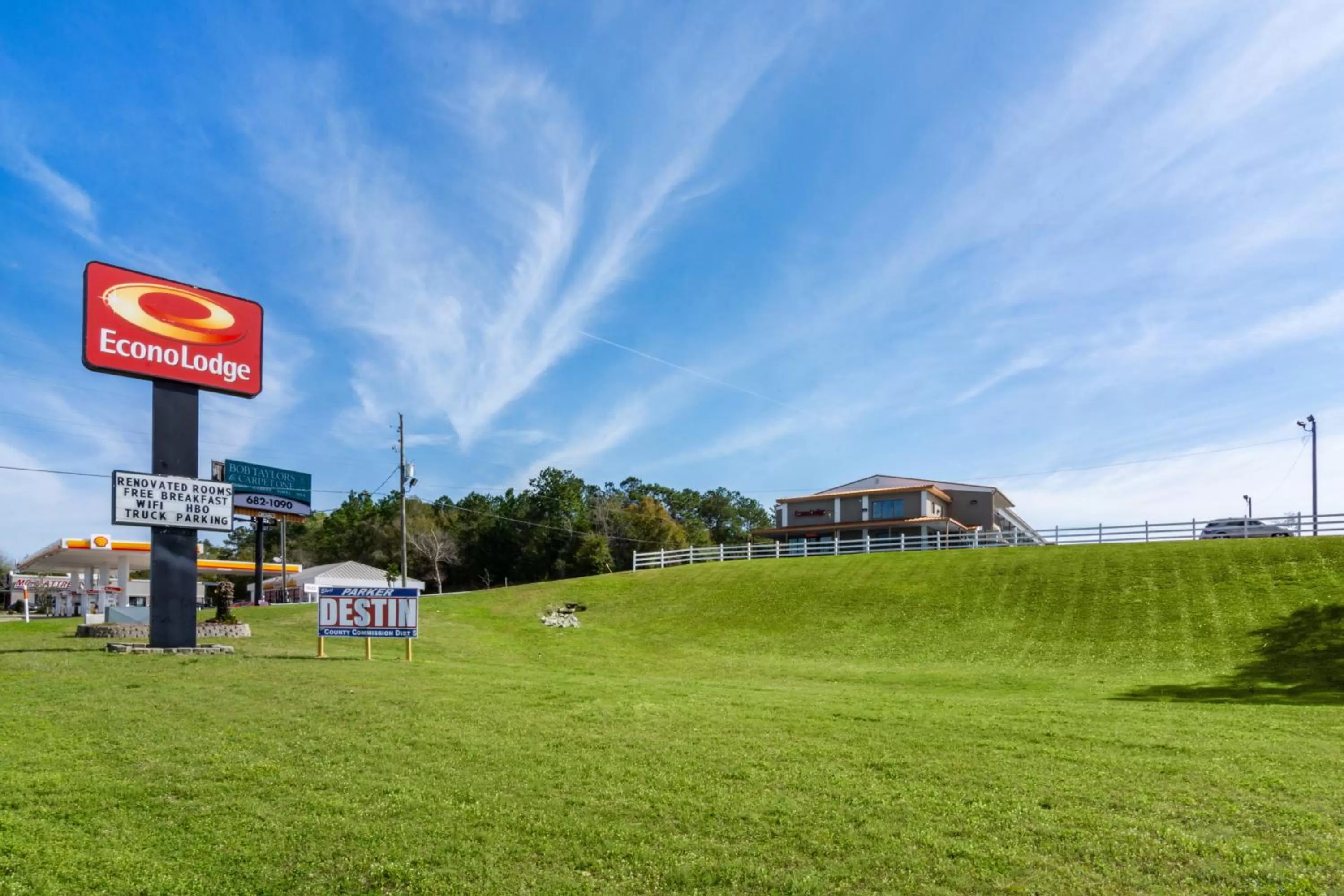 Property building in Econo Lodge