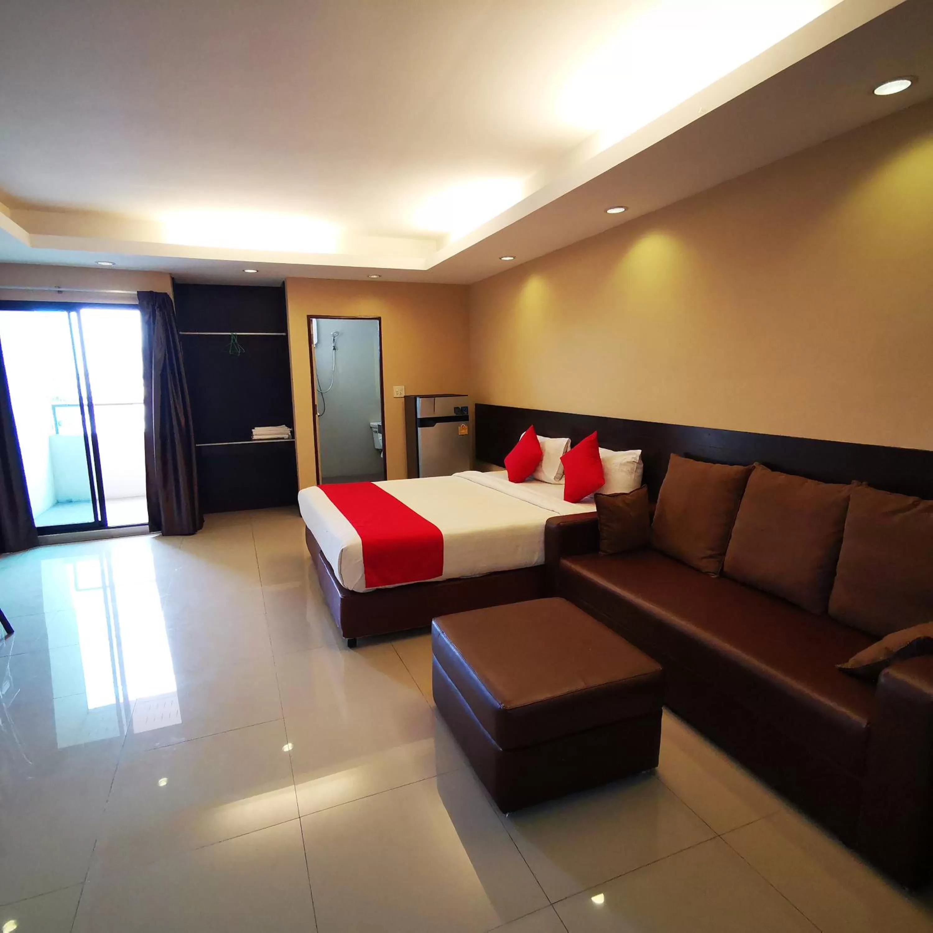 Photo of the whole room, Bed in KKinn South Pattaya