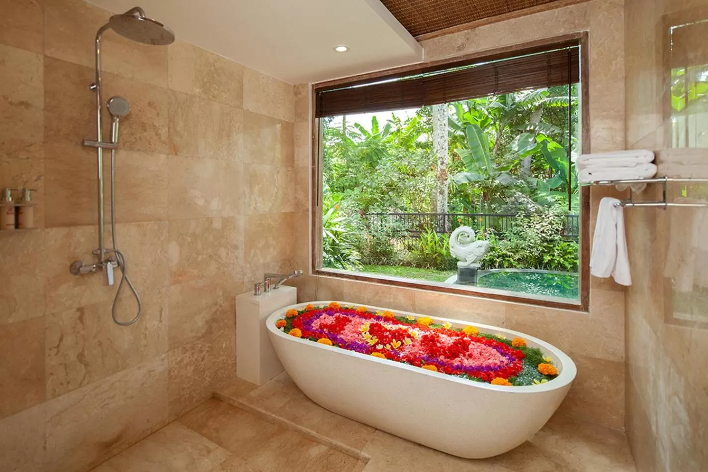 Shower in The Kalyana Ubud Resort
