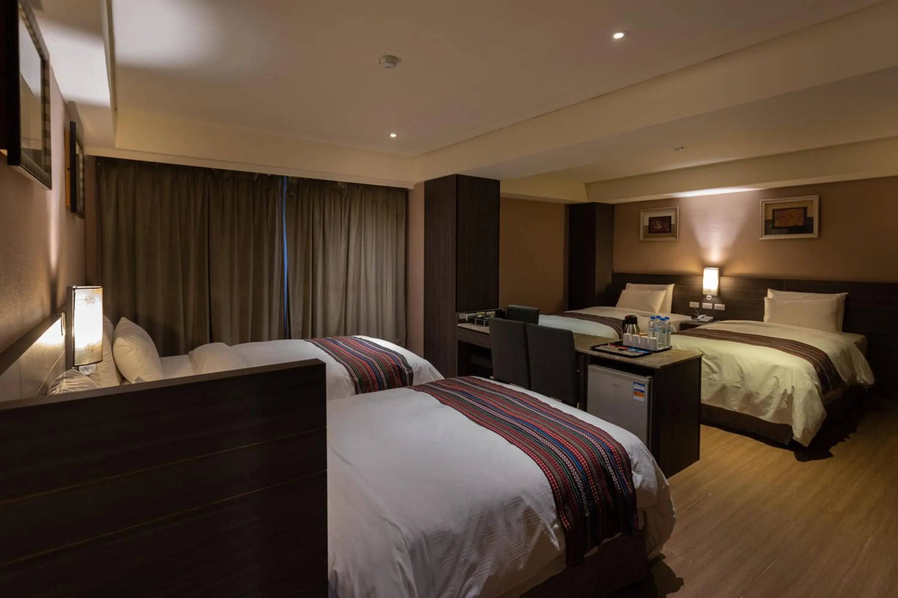 Deluxe Quadruple Room in Royal Guest Hotel Deluxe Quadruple Room in Royal Guest Hotel