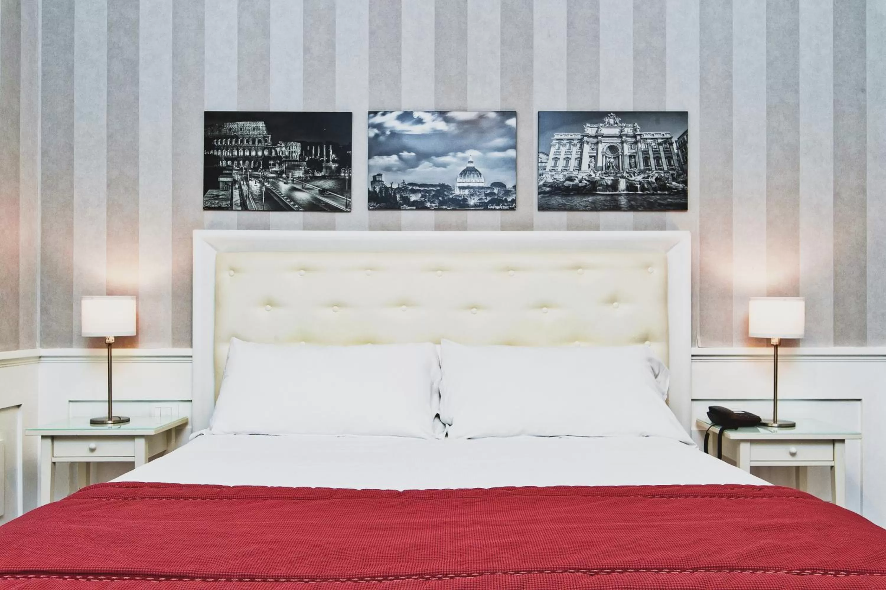 Photo of the whole room, Bed in Star Vatican Rooms