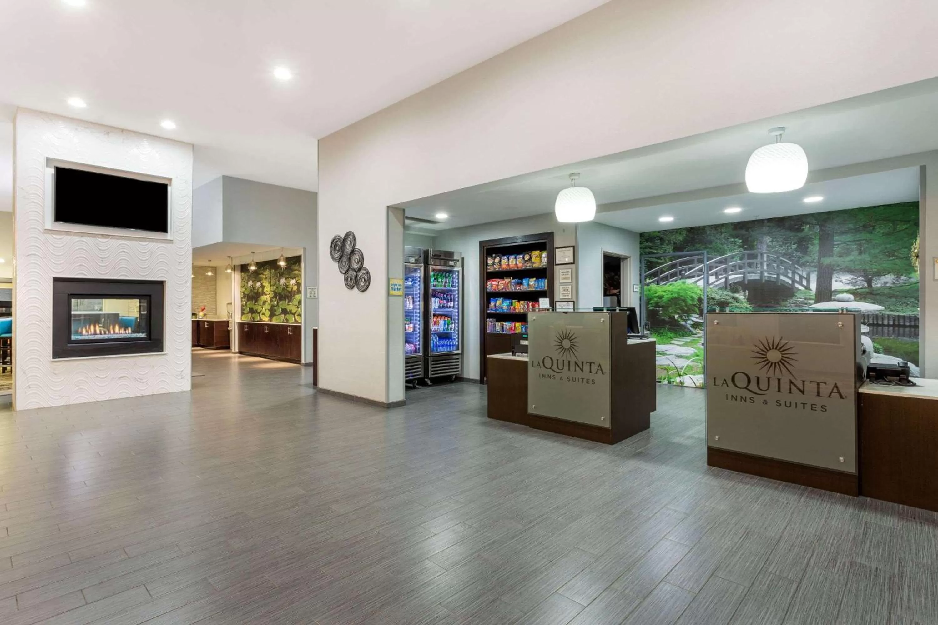 Lobby or reception in La Quinta by Wyndham Rockford