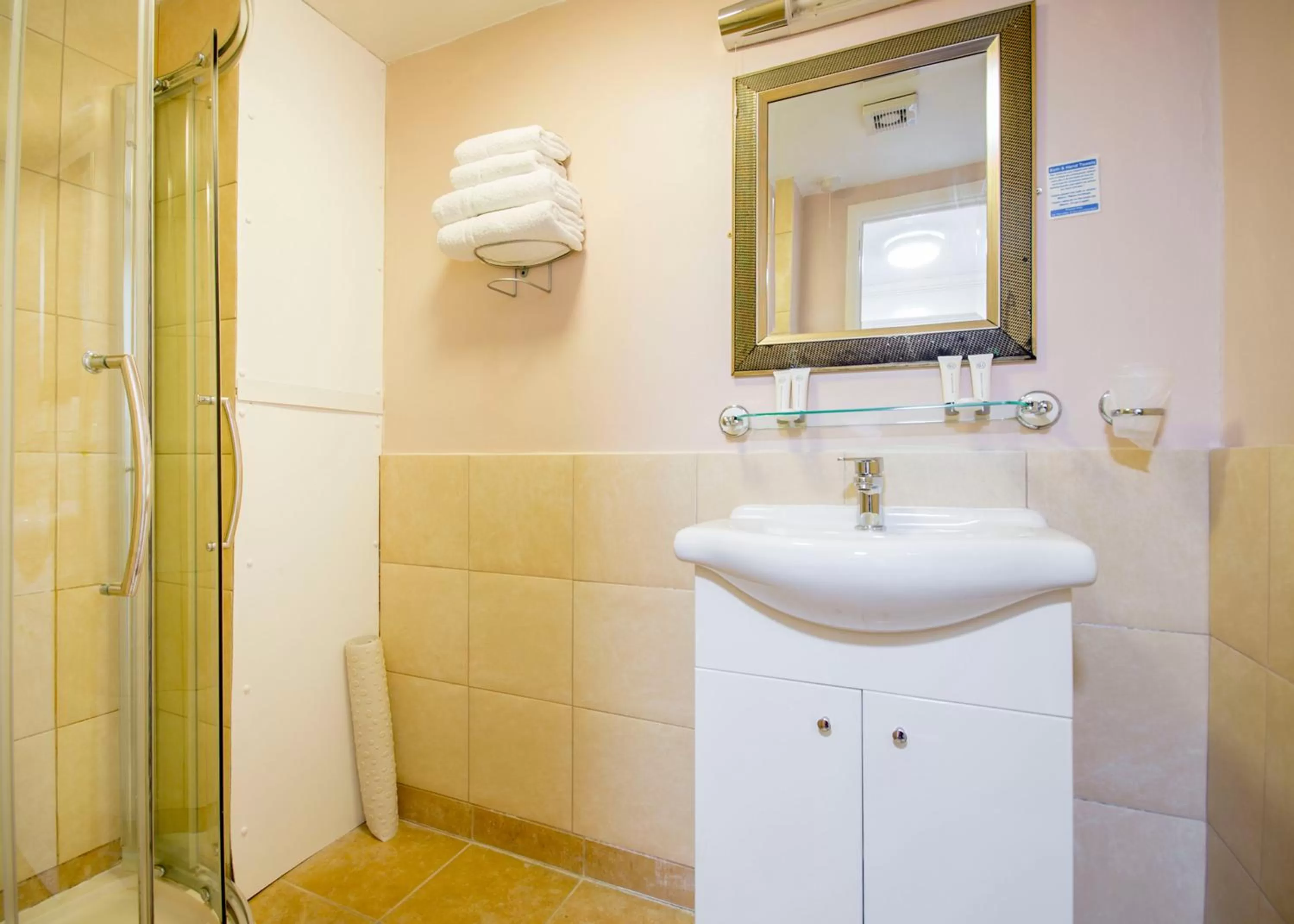 Bathroom in Smiths Hotel