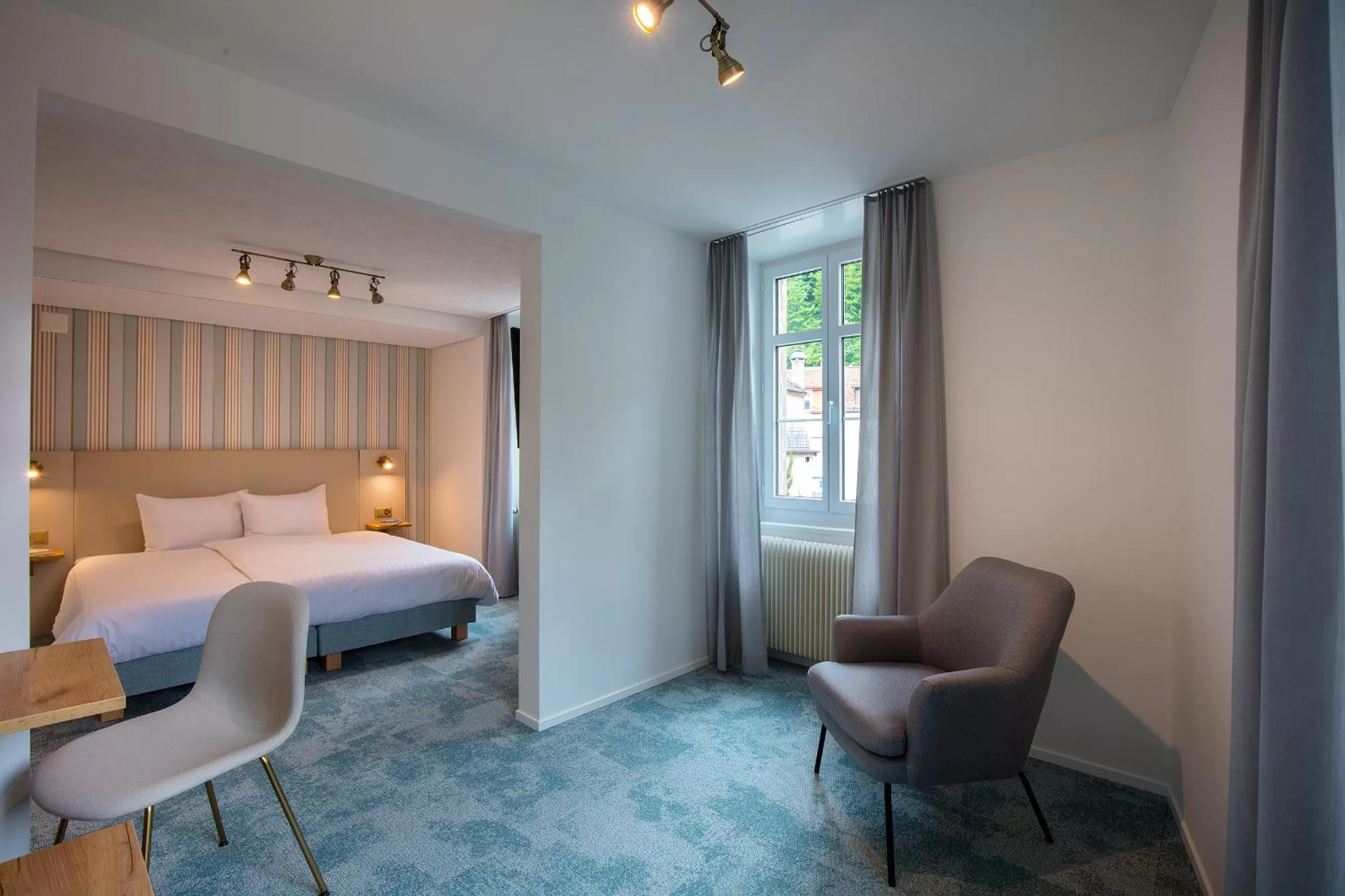 Bed in Krone by b-smart