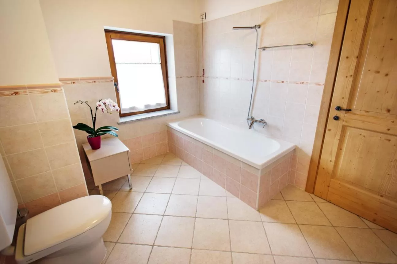 Bathroom in Albergo Diffuso Tolmezzo