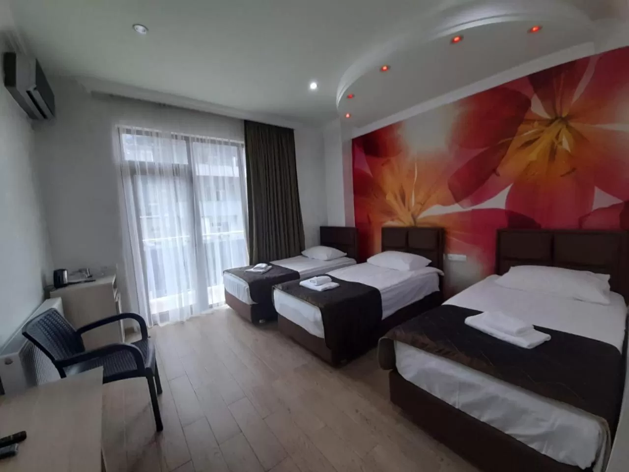 TV and multimedia in Hotel Royal Palace