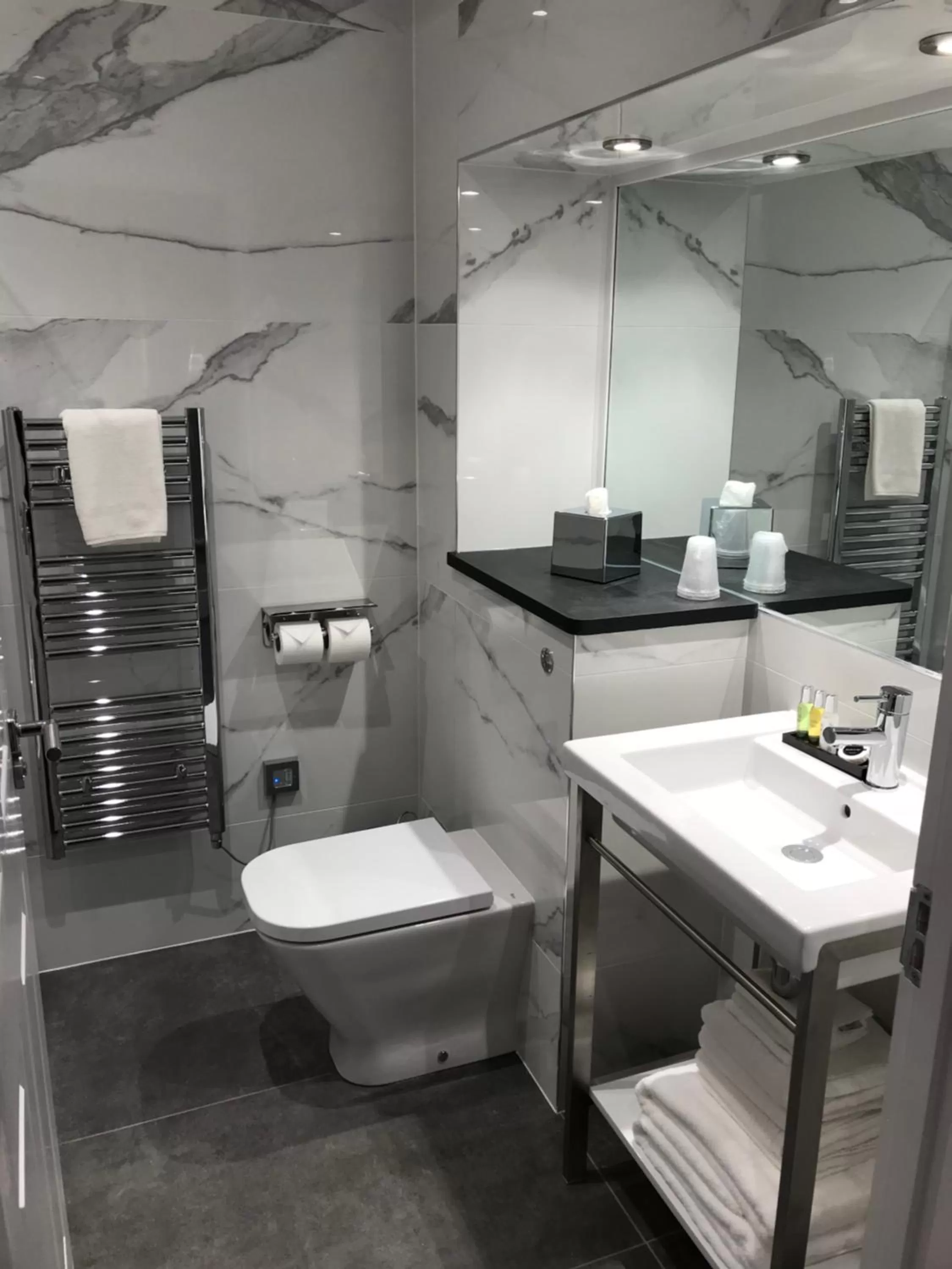 Shower in Heywood Spa Hotel