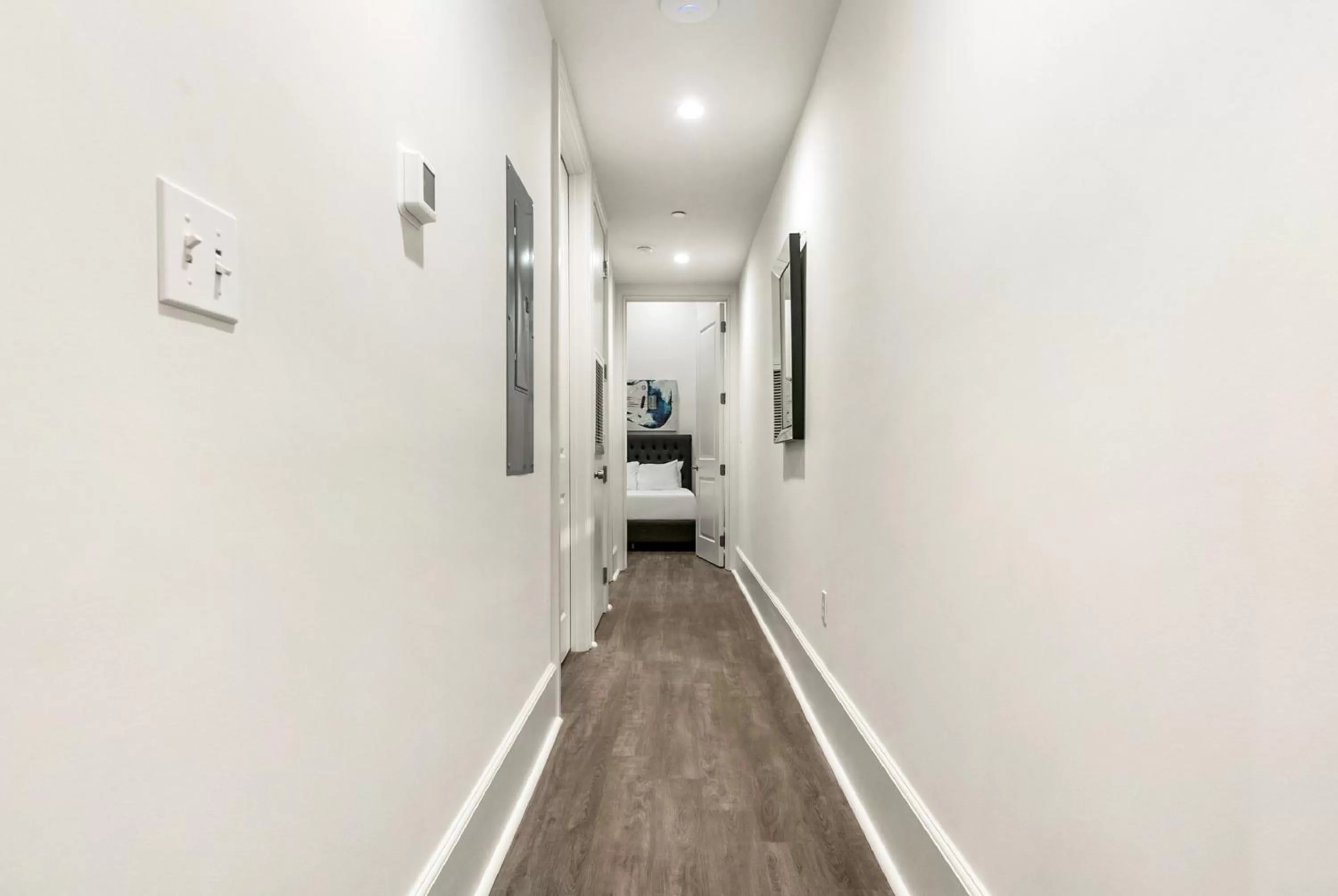 Area and facilities in 1 and 2 BR Private Condos Steps Away From French Quarter