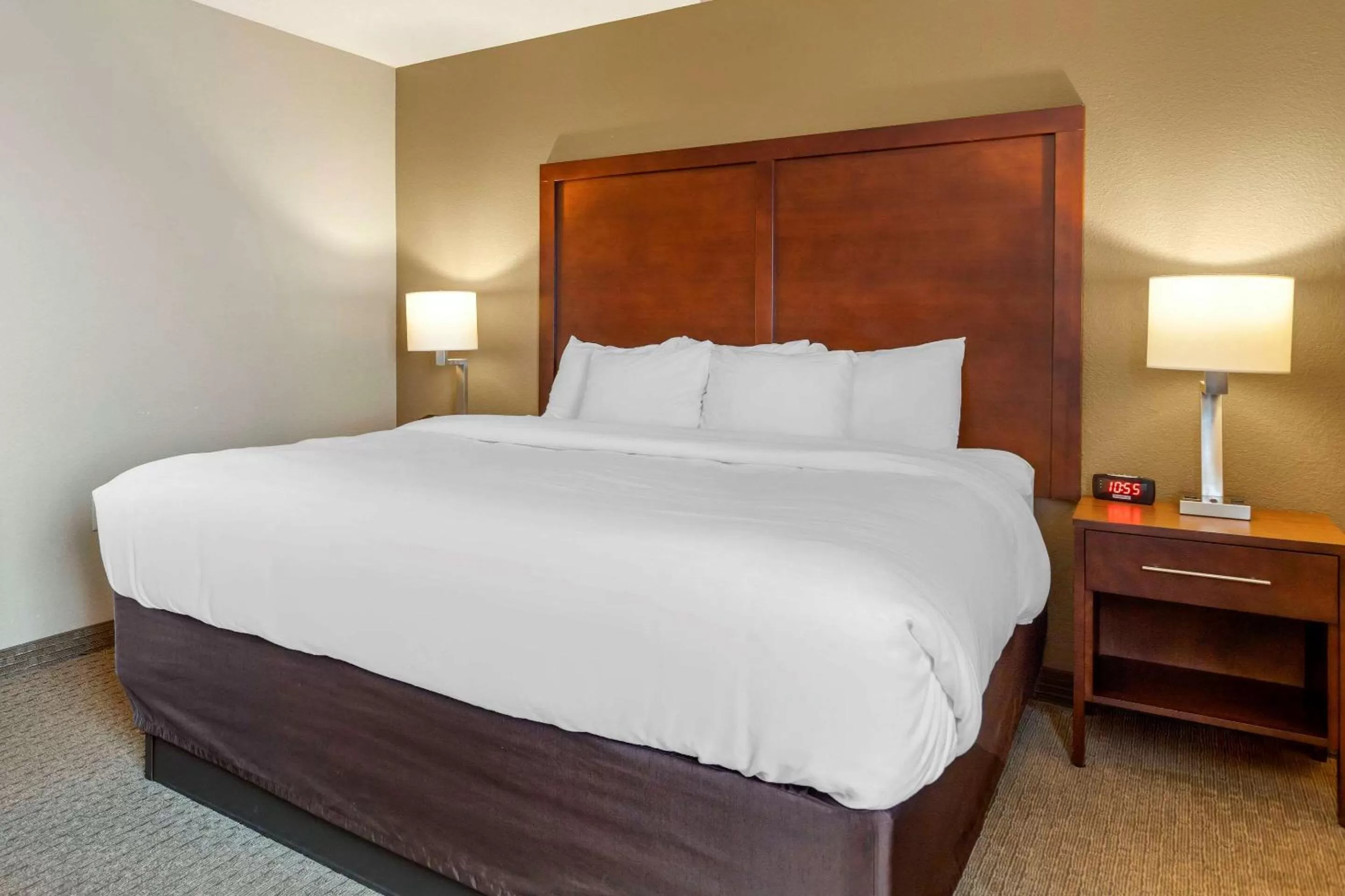 Photo of the whole room in Comfort Inn Sault Ste Marie MI