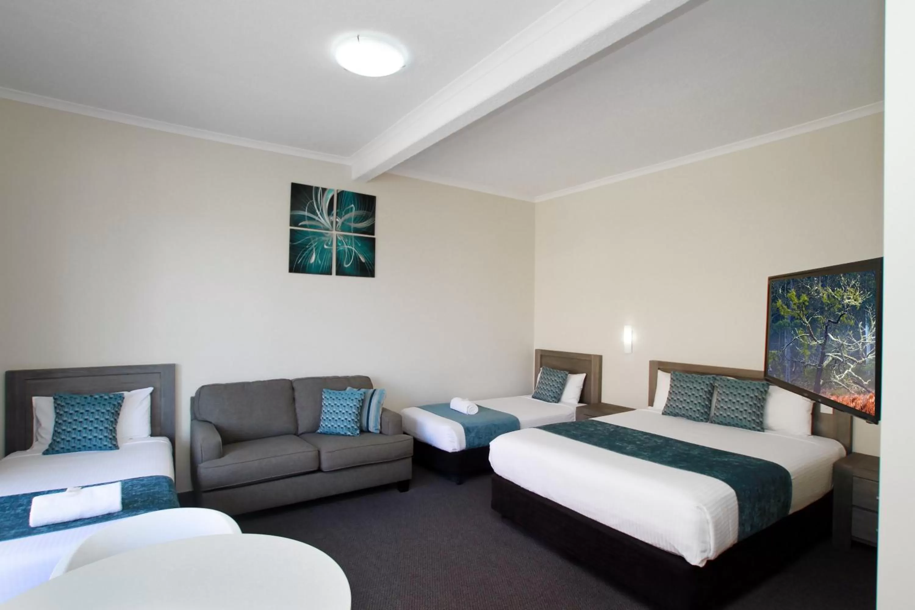 Bedroom, Bed in Twofold Bay Motor Inn