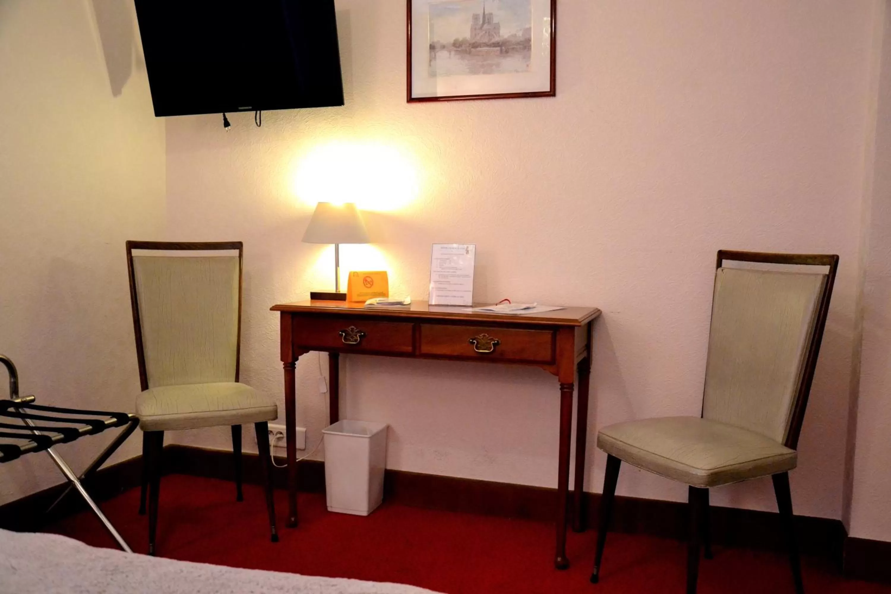 Decorative detail, Bed in Hotel Le Clos d'Alésia