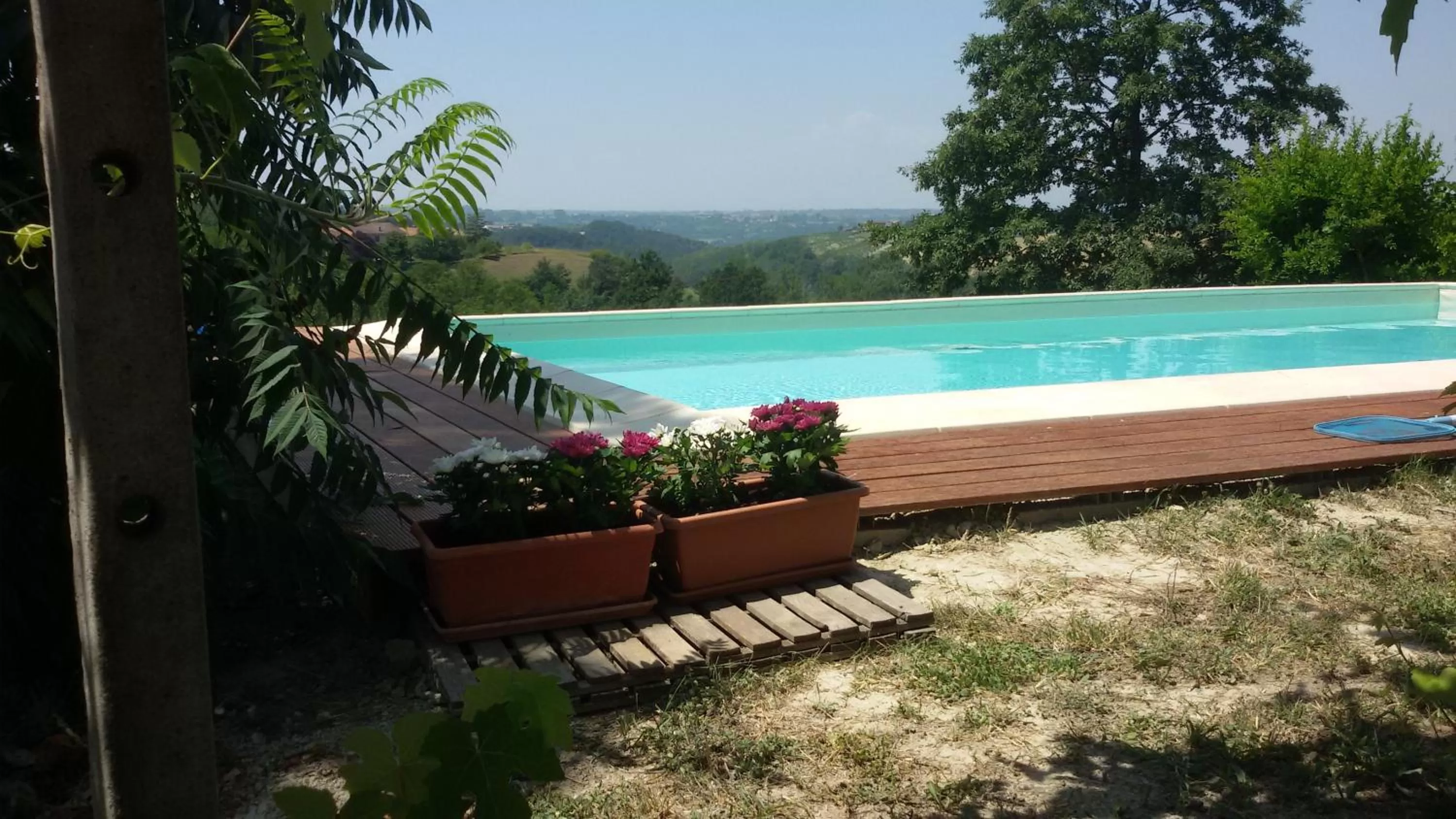 Pool view in Cascina Torello