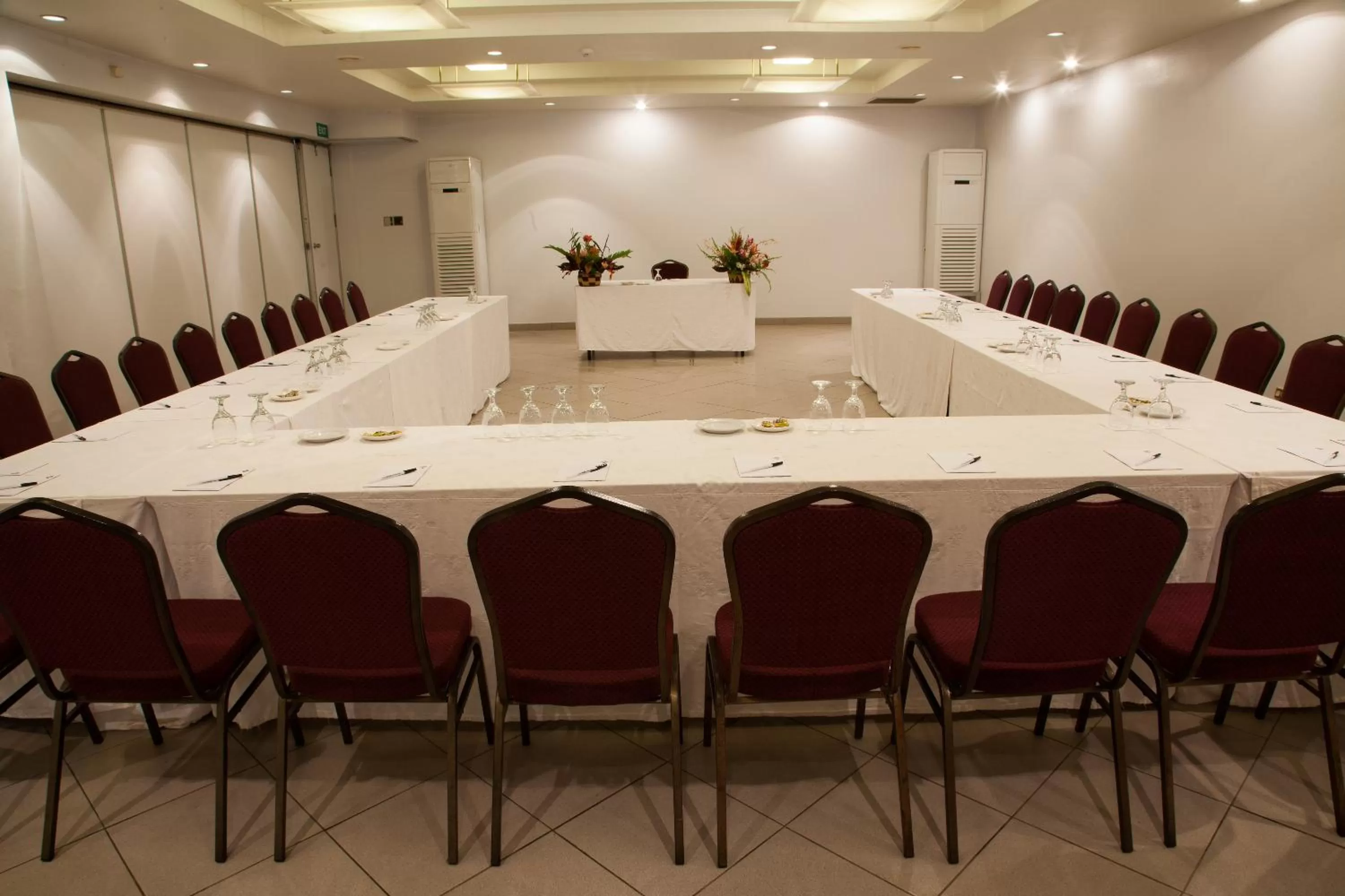 Meeting/conference room in Bird Of Paradise Hotel