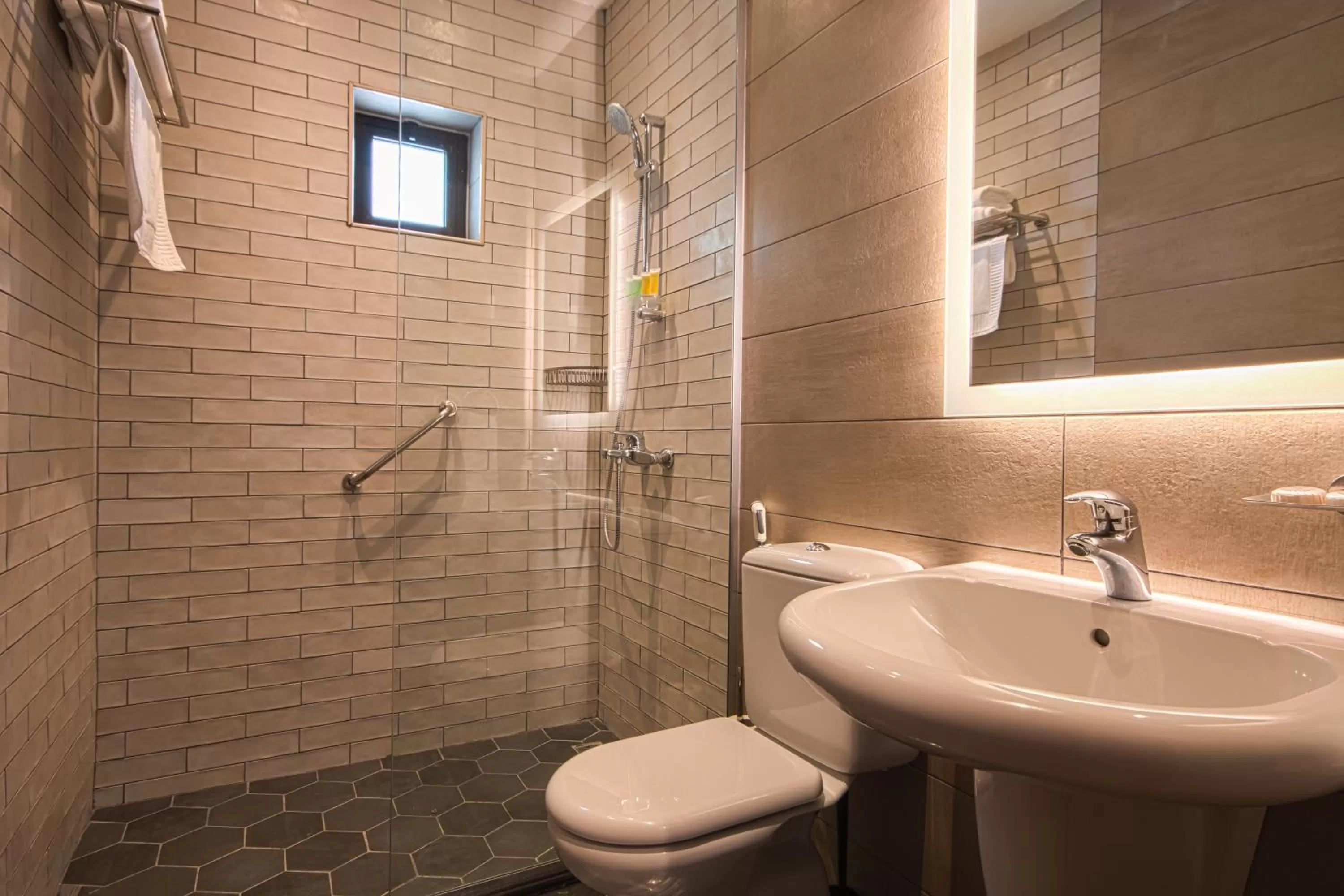 Toilet in Canary Boutique Hotel