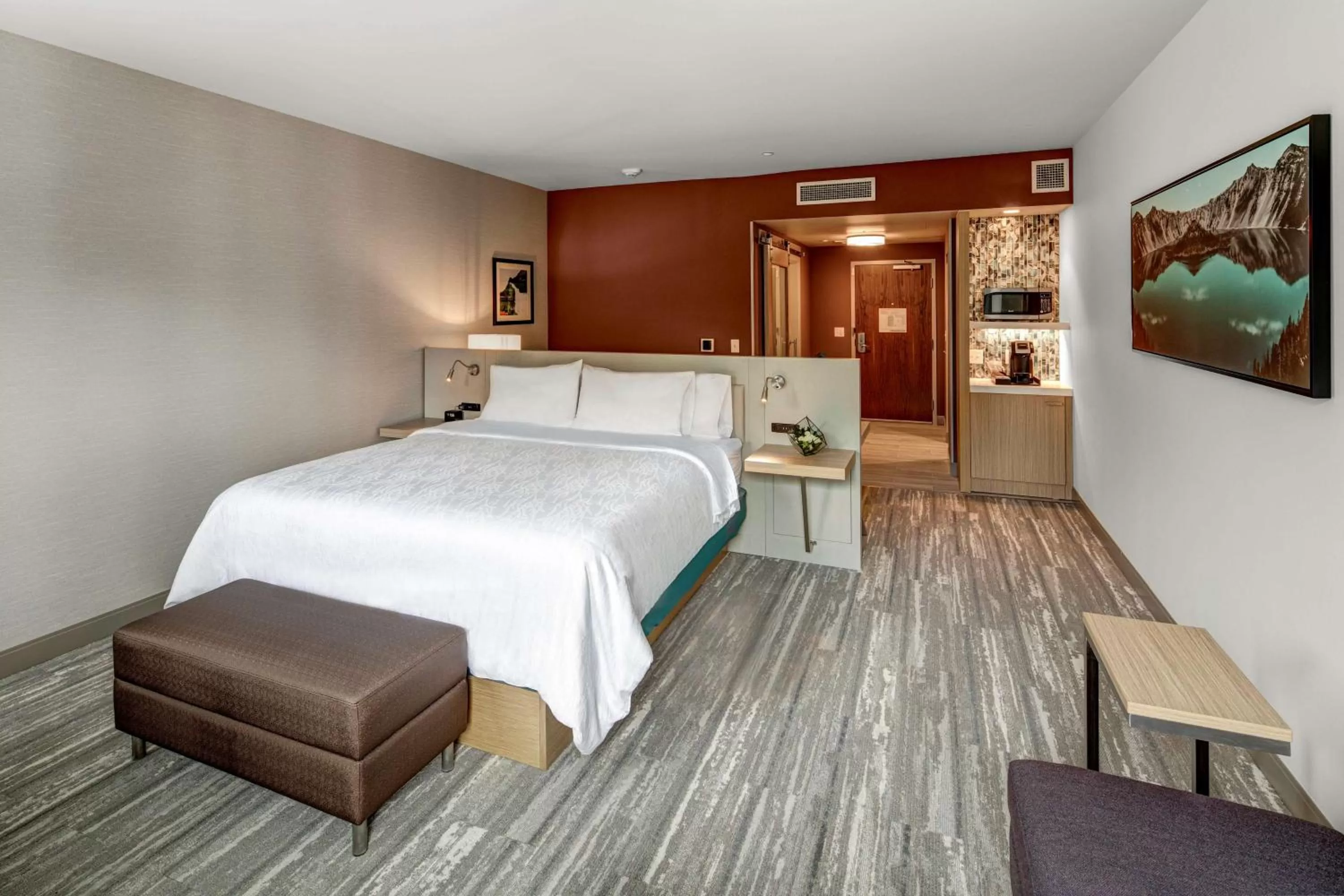 Deluxe King Room in Hilton Garden Inn Wilsonville Portland