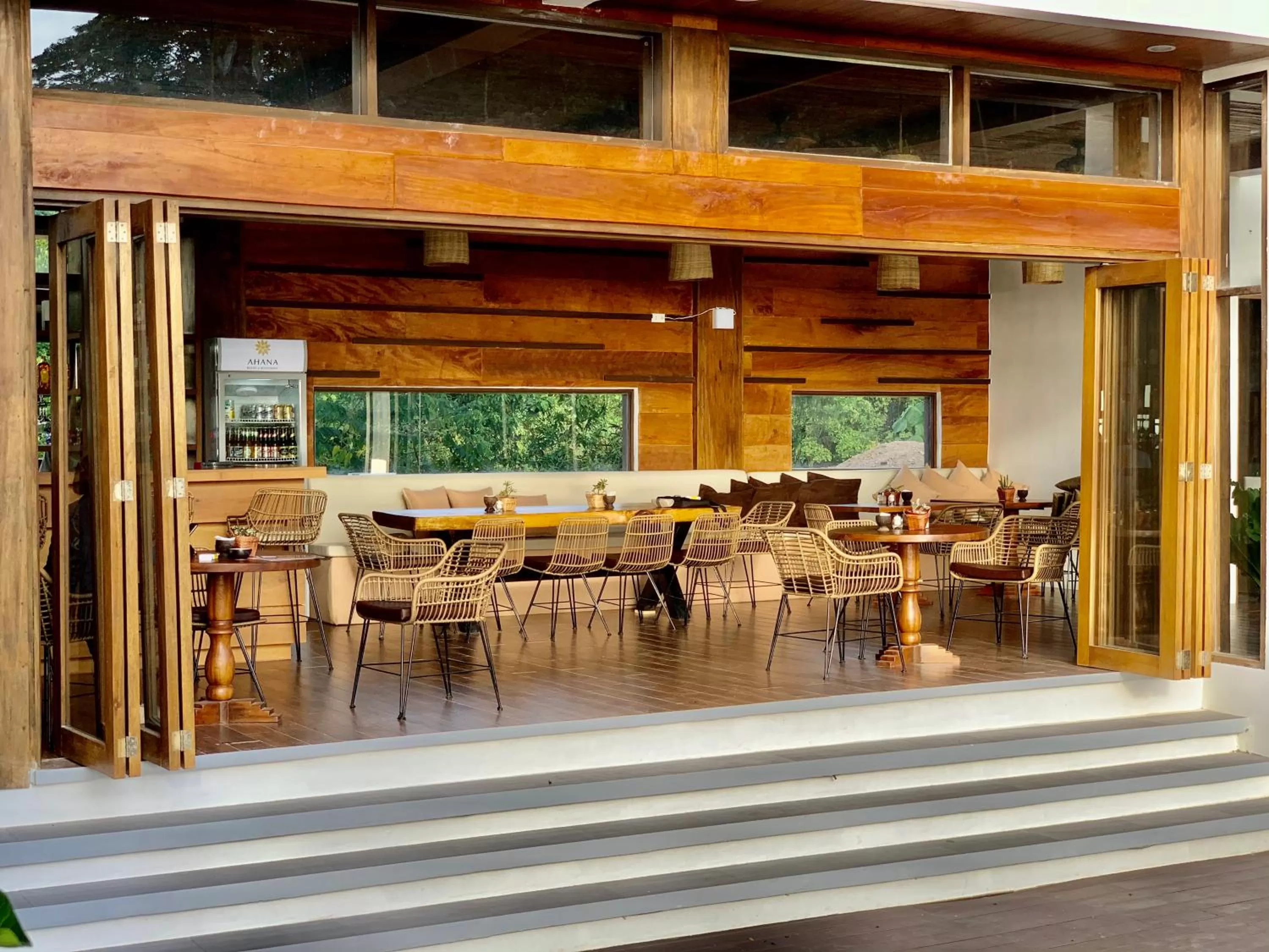 Restaurant/places to eat in Ahana Resort El Nido