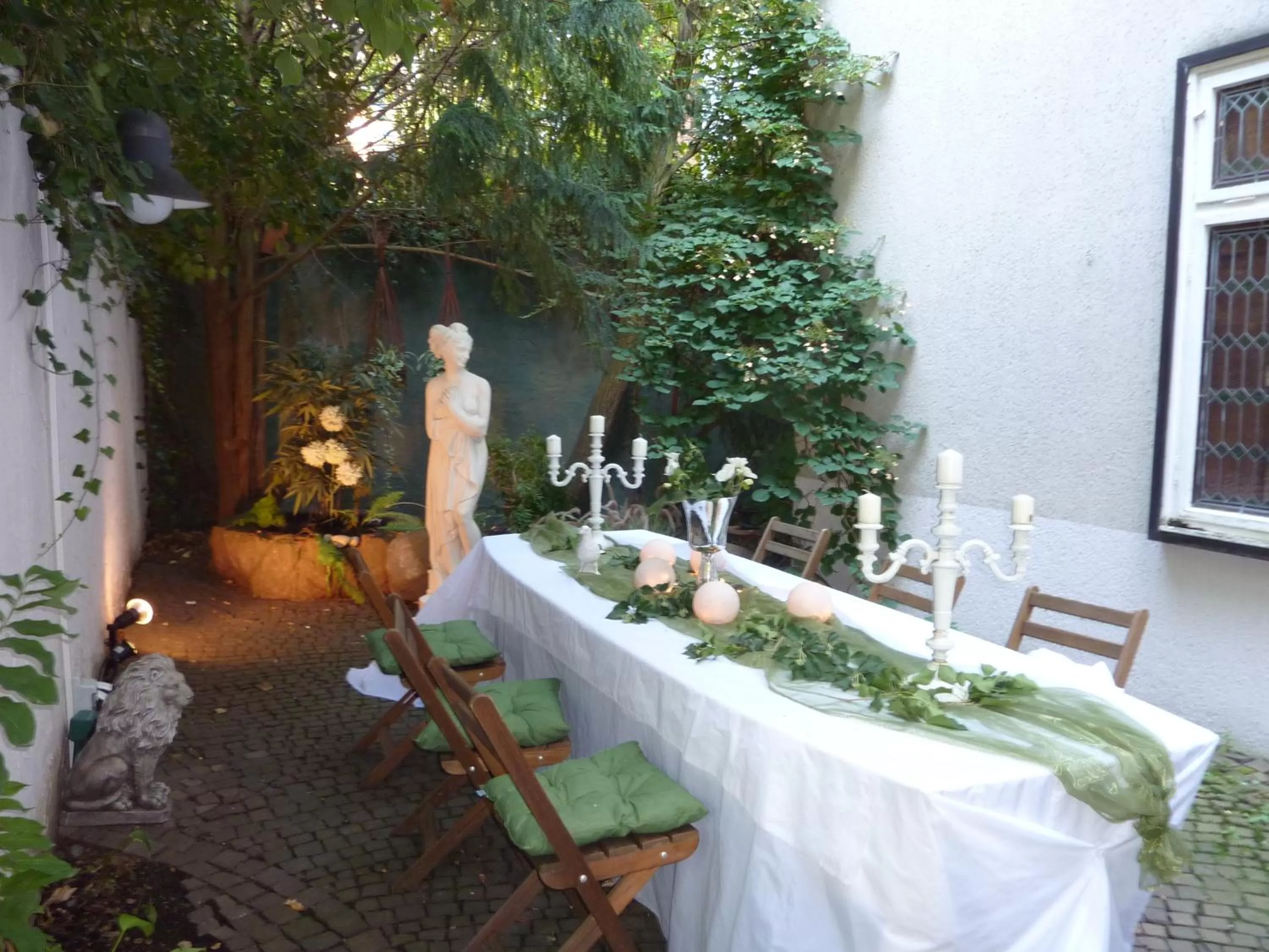 Patio in Hotel Brunnenhof