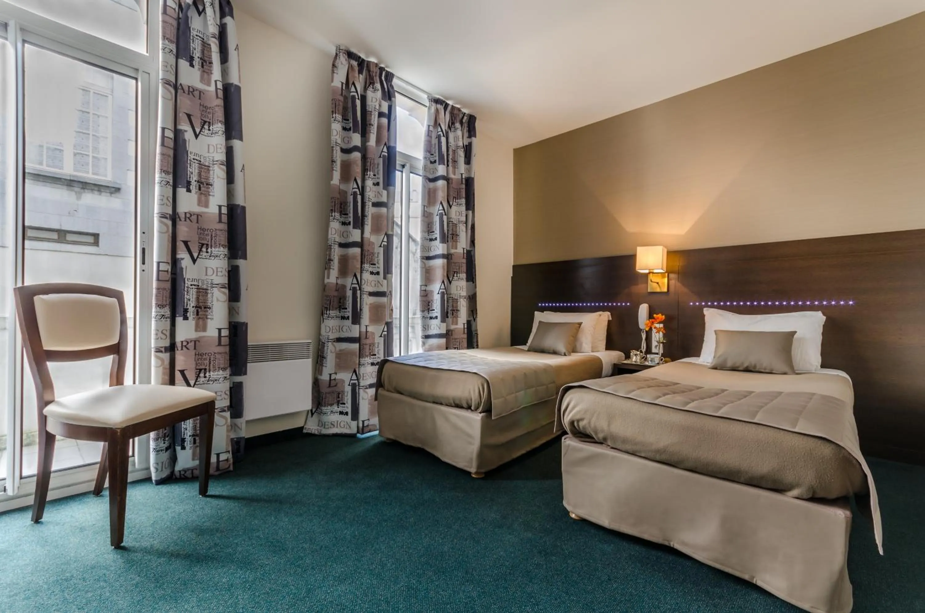 Bedroom in Hôtel Croix des Bretons - Lourdes Pyrénées