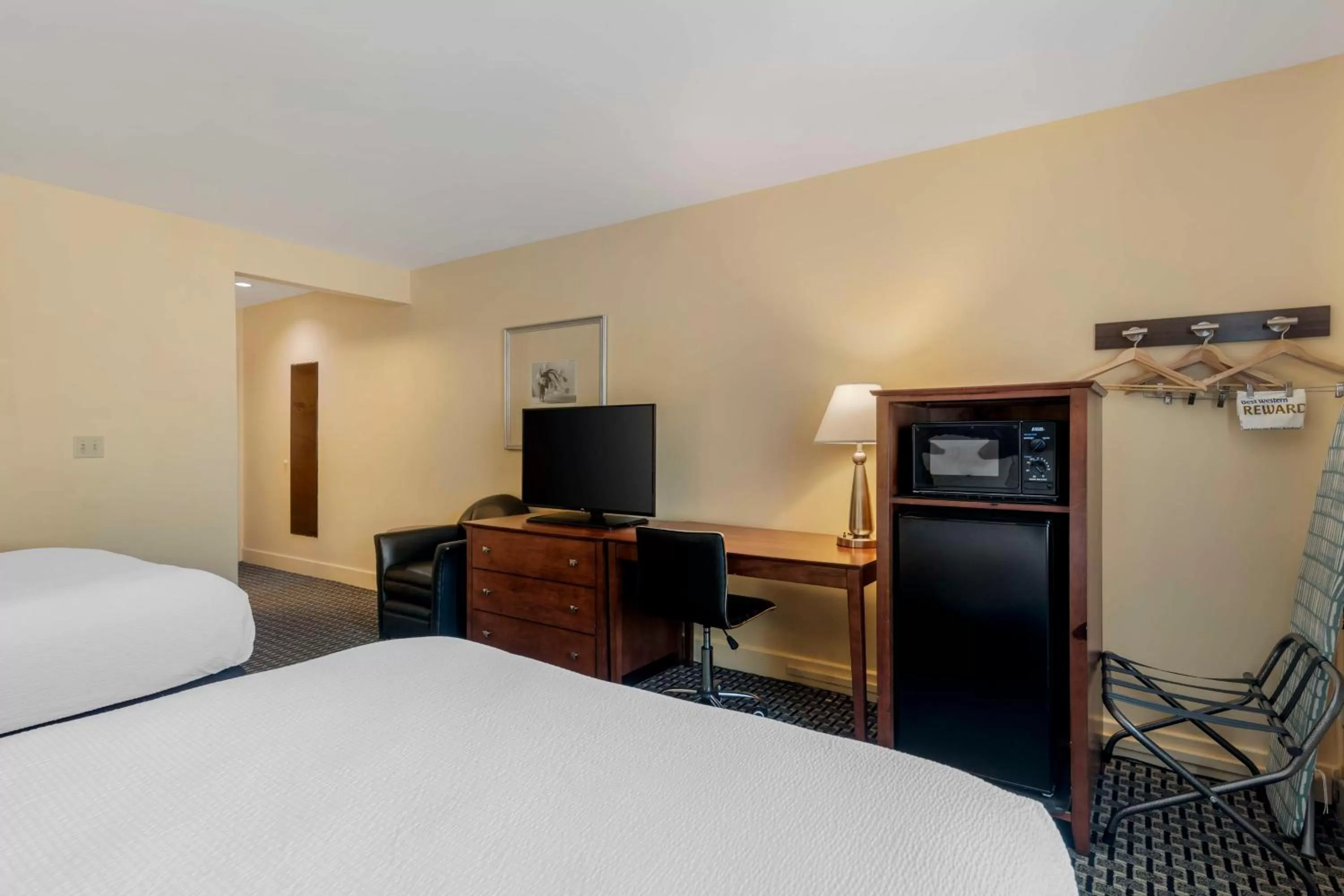 Photo of the whole room, Bed in Best Western Plus Brunswick Bath