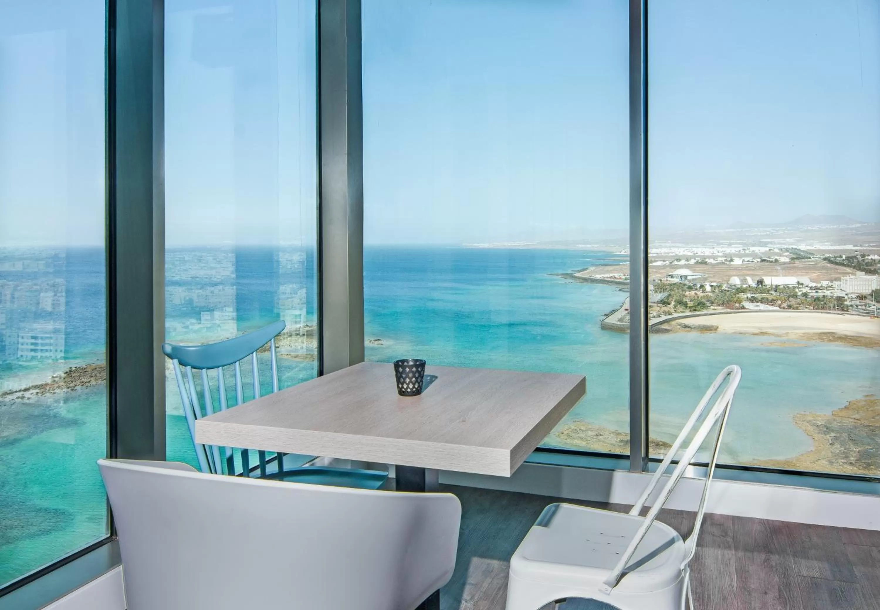 Lounge or bar in Arrecife Gran Hotel & Spa