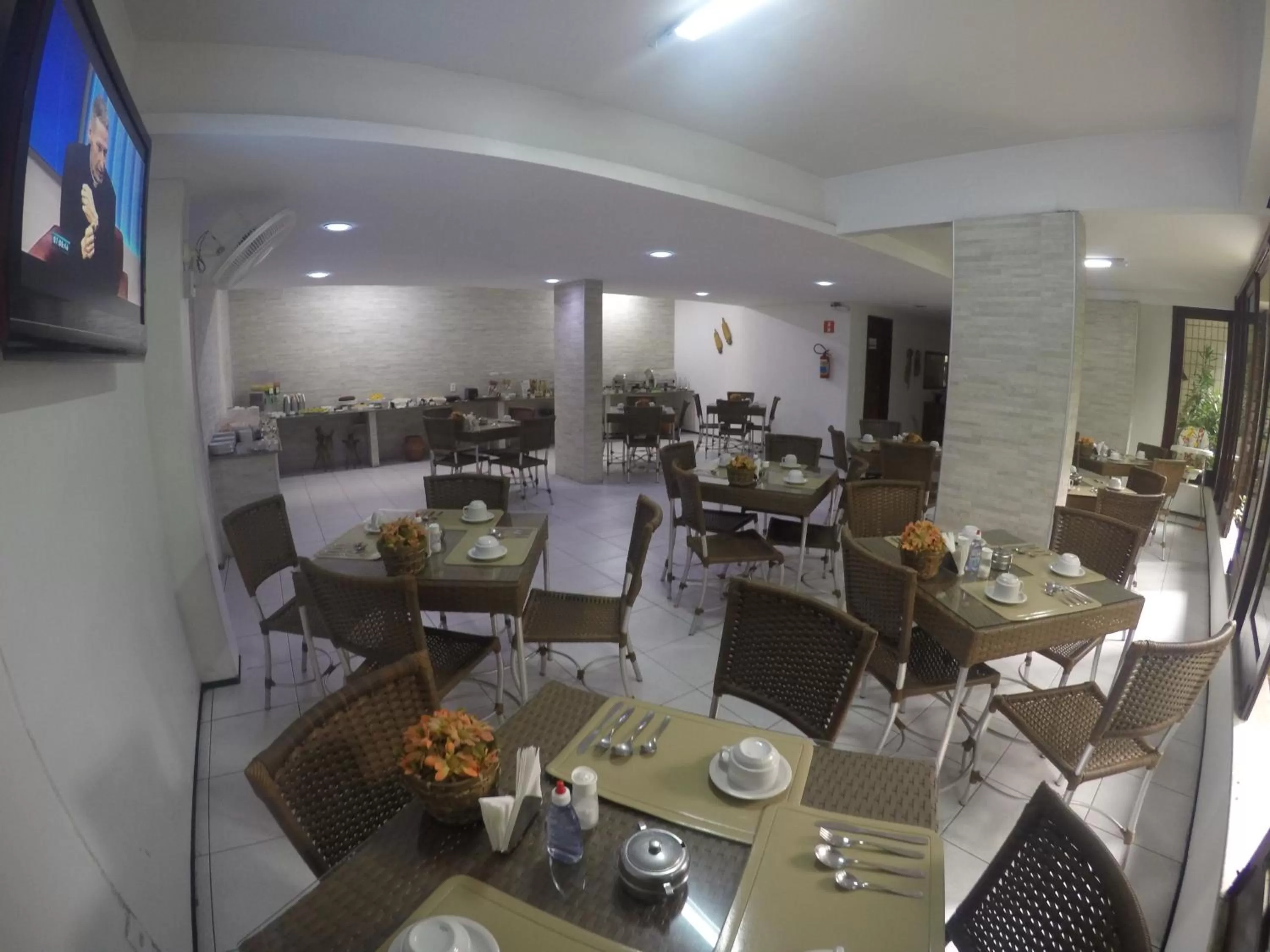 Restaurant/places to eat in Abrolhos Praia Hotel