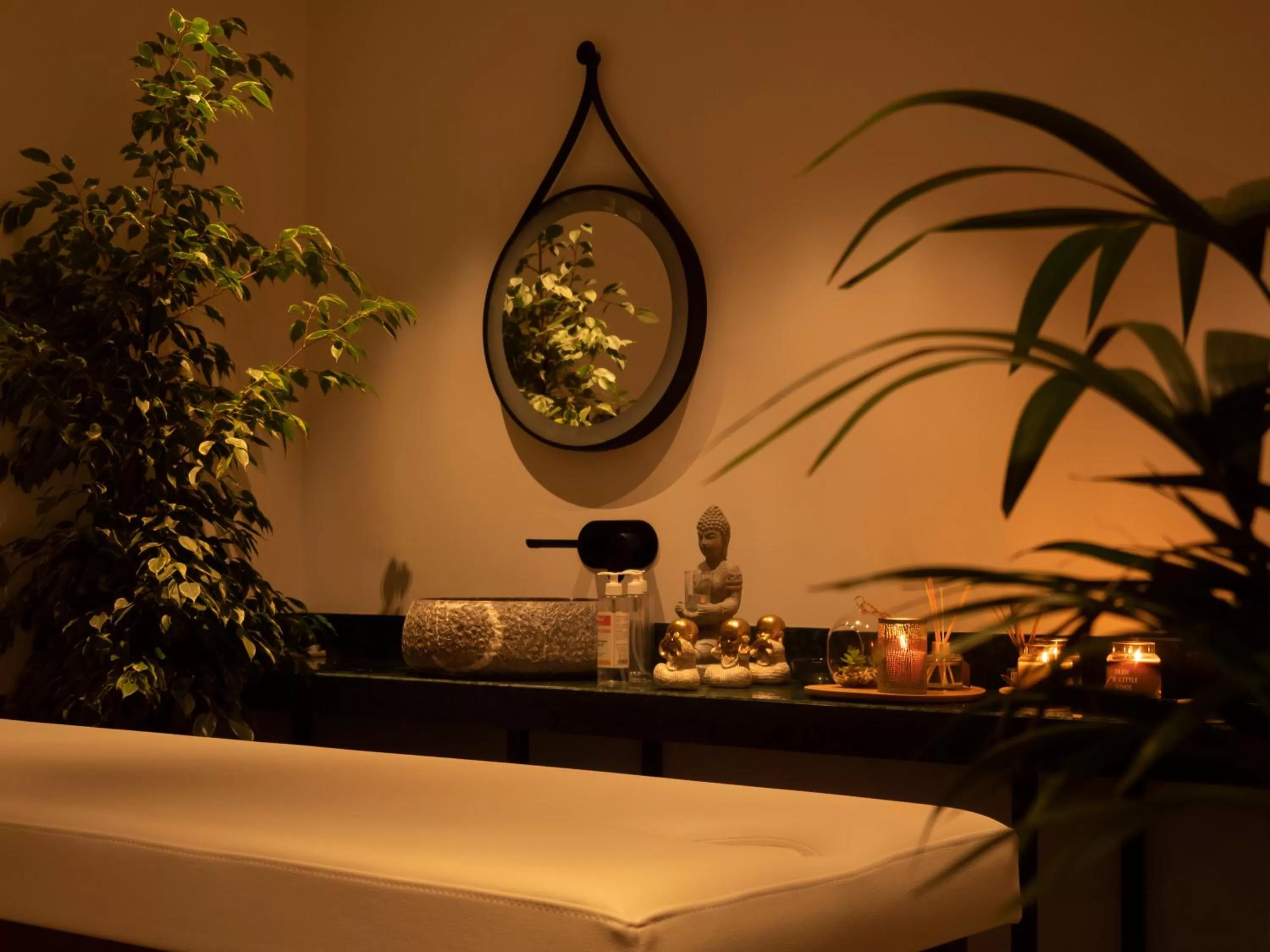 Massage in Moncafe BoutiqueHotel Spa