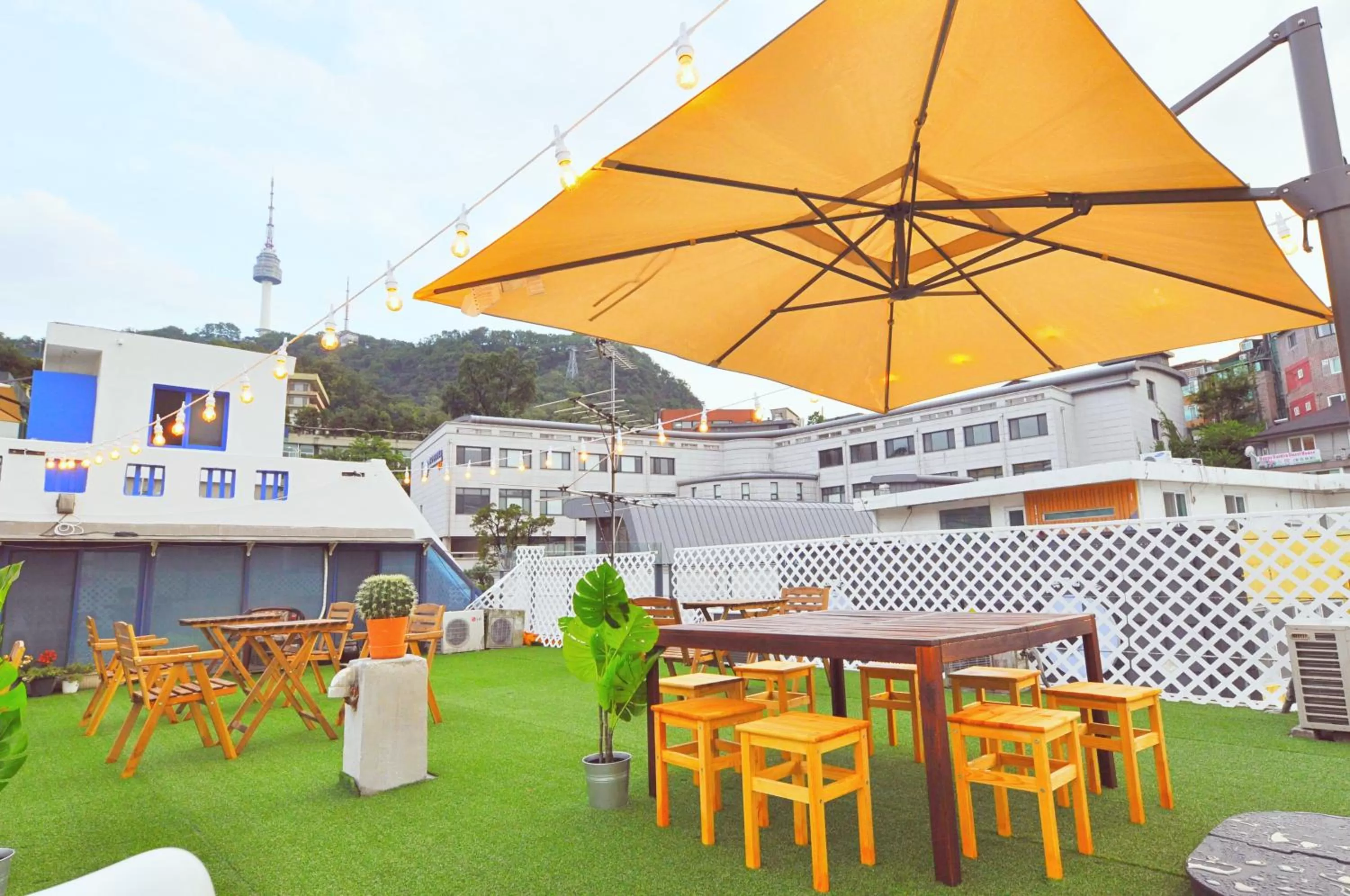 OYO Rooftop Hostel