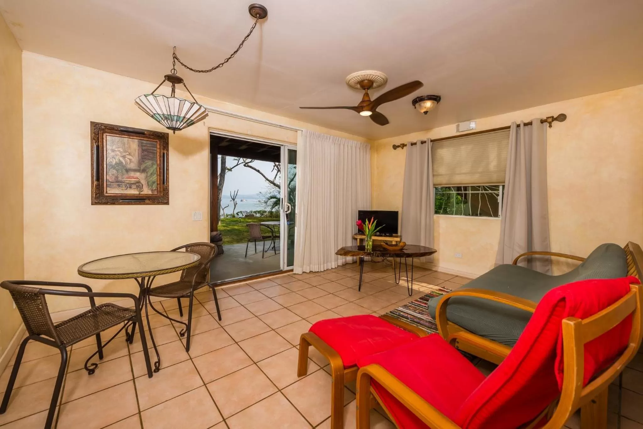 Living room, Seating Area in Corona del Mar