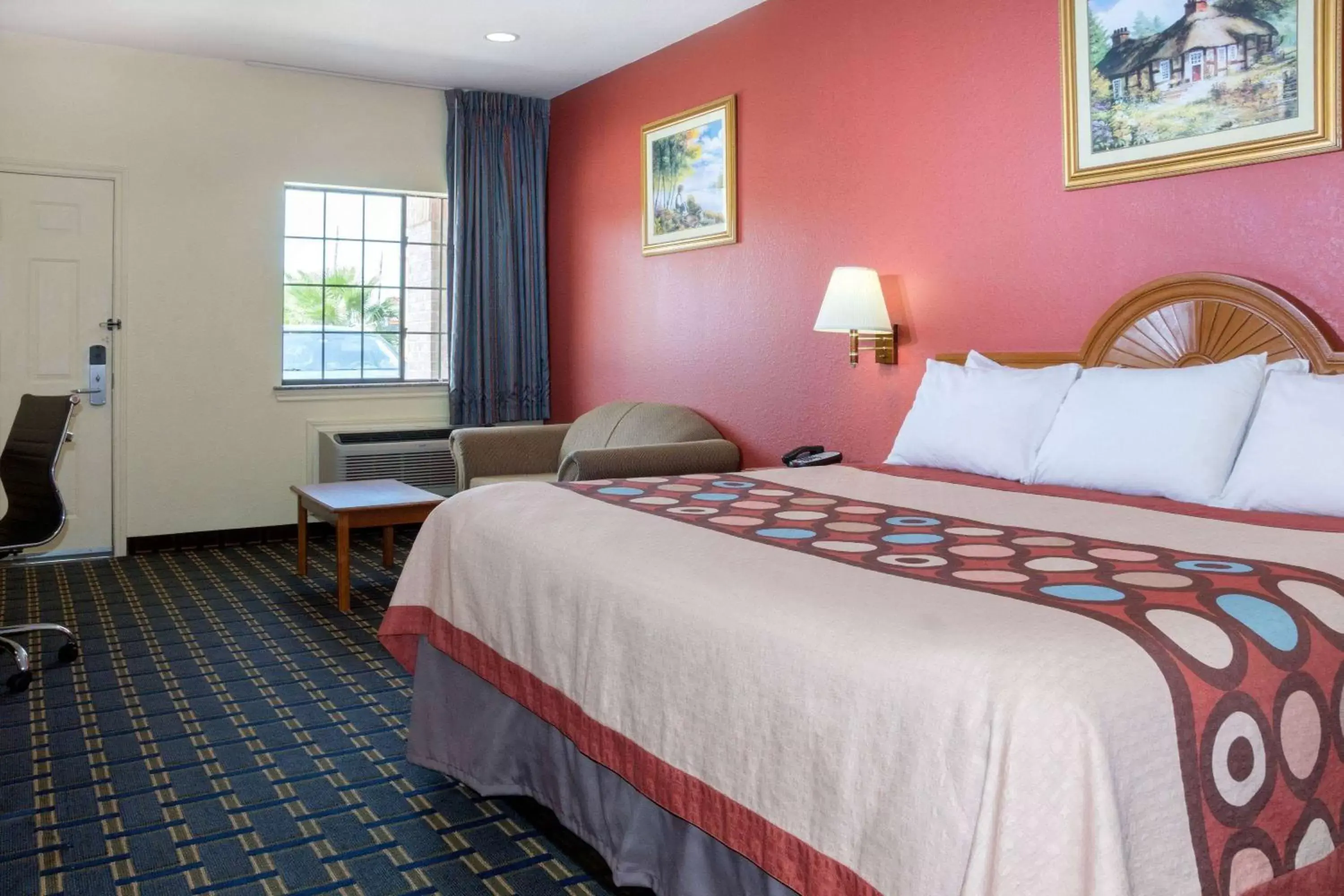 King Studio Suite - Smoking in Super 8 by Wyndham Stafford Sugarland Area King Studio Suite - Smoking in Super 8 by Wyndham Stafford Sugarland Area