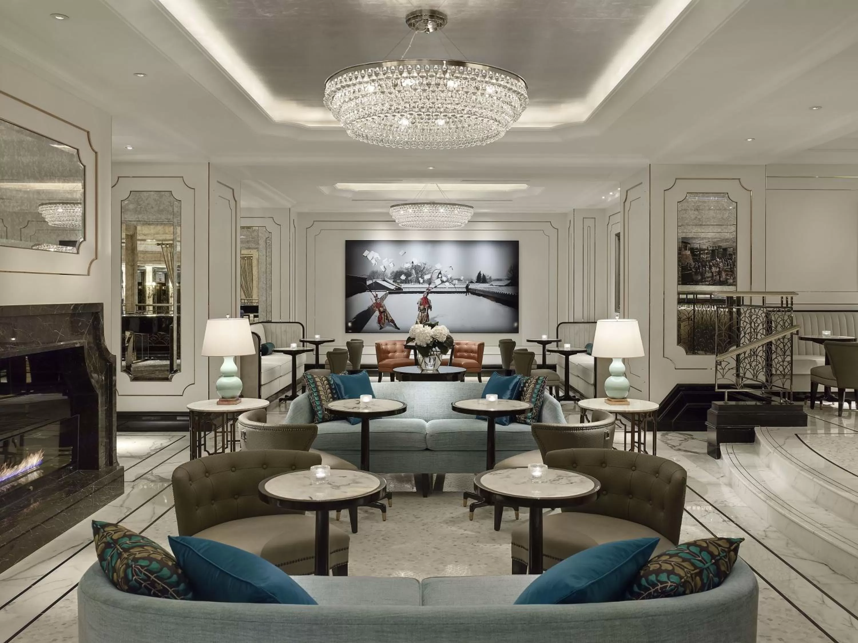 Lounge or bar in The Langham Hong Kong