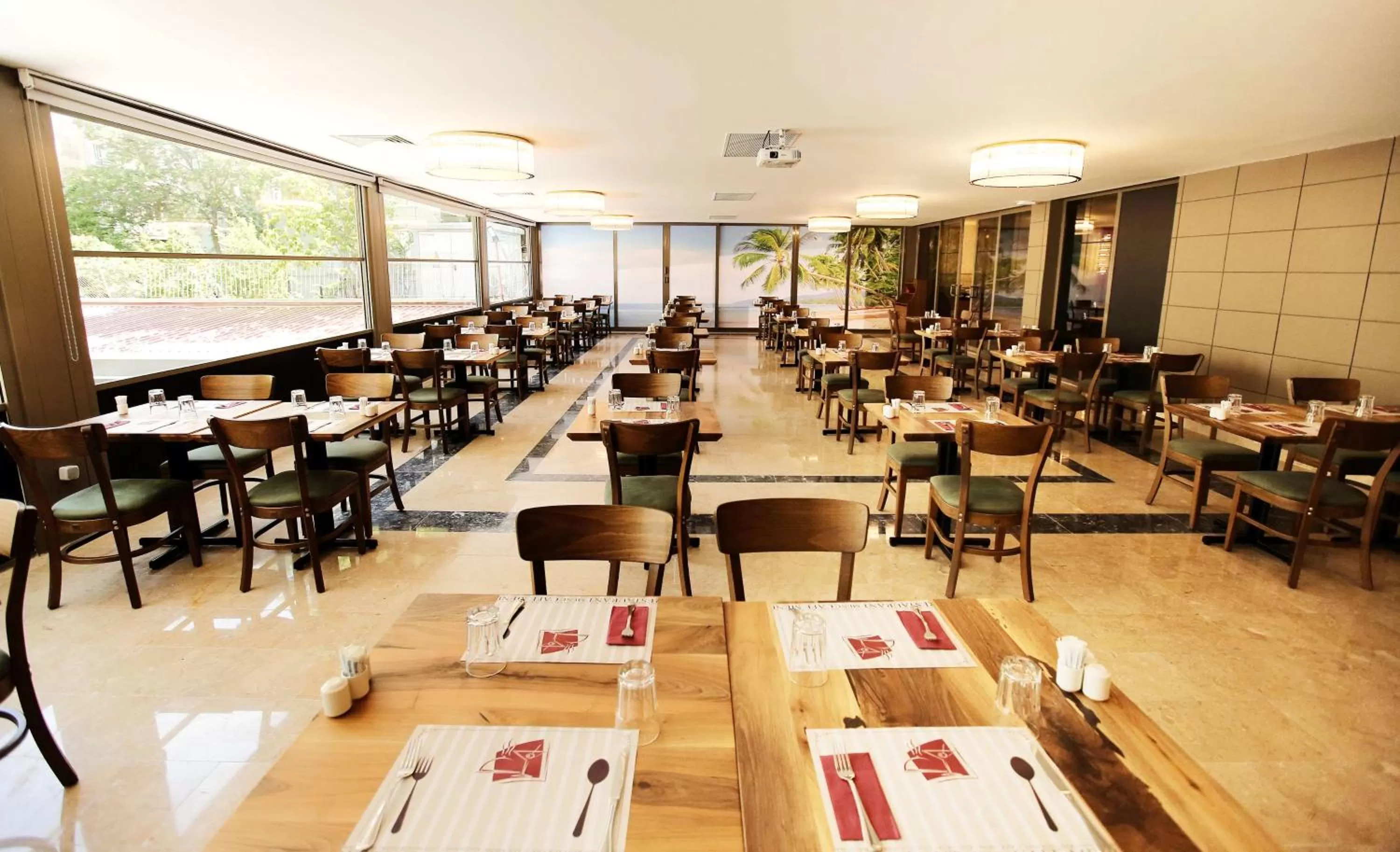 Restaurant/Places to Eat in Best Western Plus Center Hotel