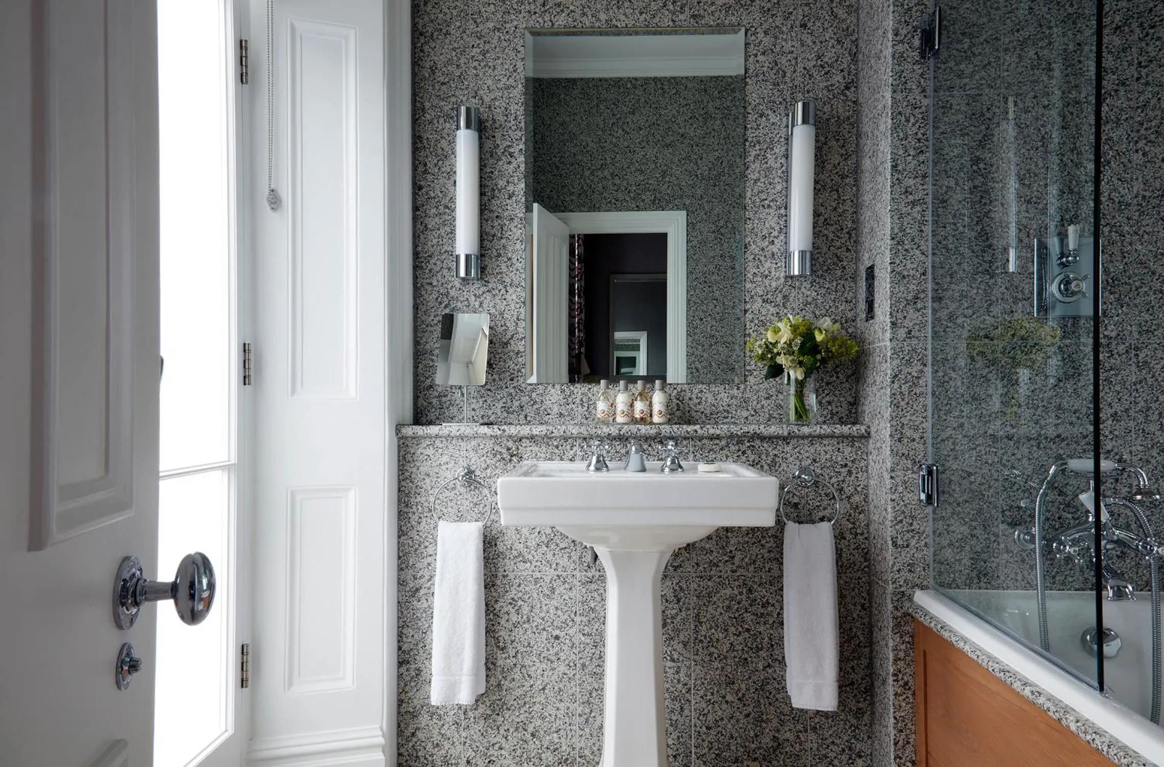 Bathroom in Number Sixteen, Firmdale Hotels